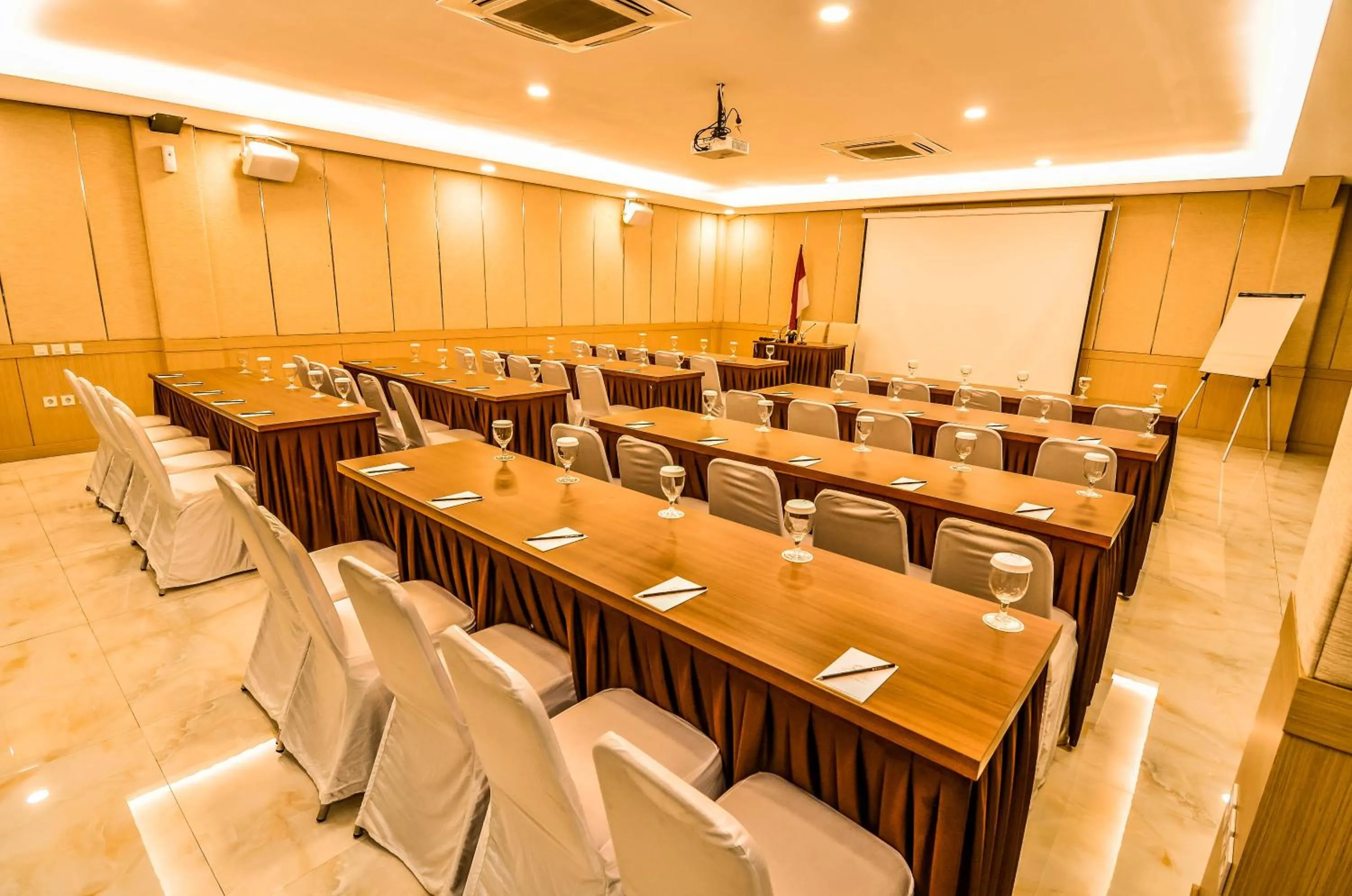Business facilities in El Cavana Bandung