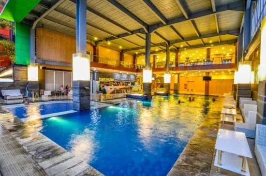 Swimming pool in El Cavana Bandung Swimming pool in El Cavana Bandung