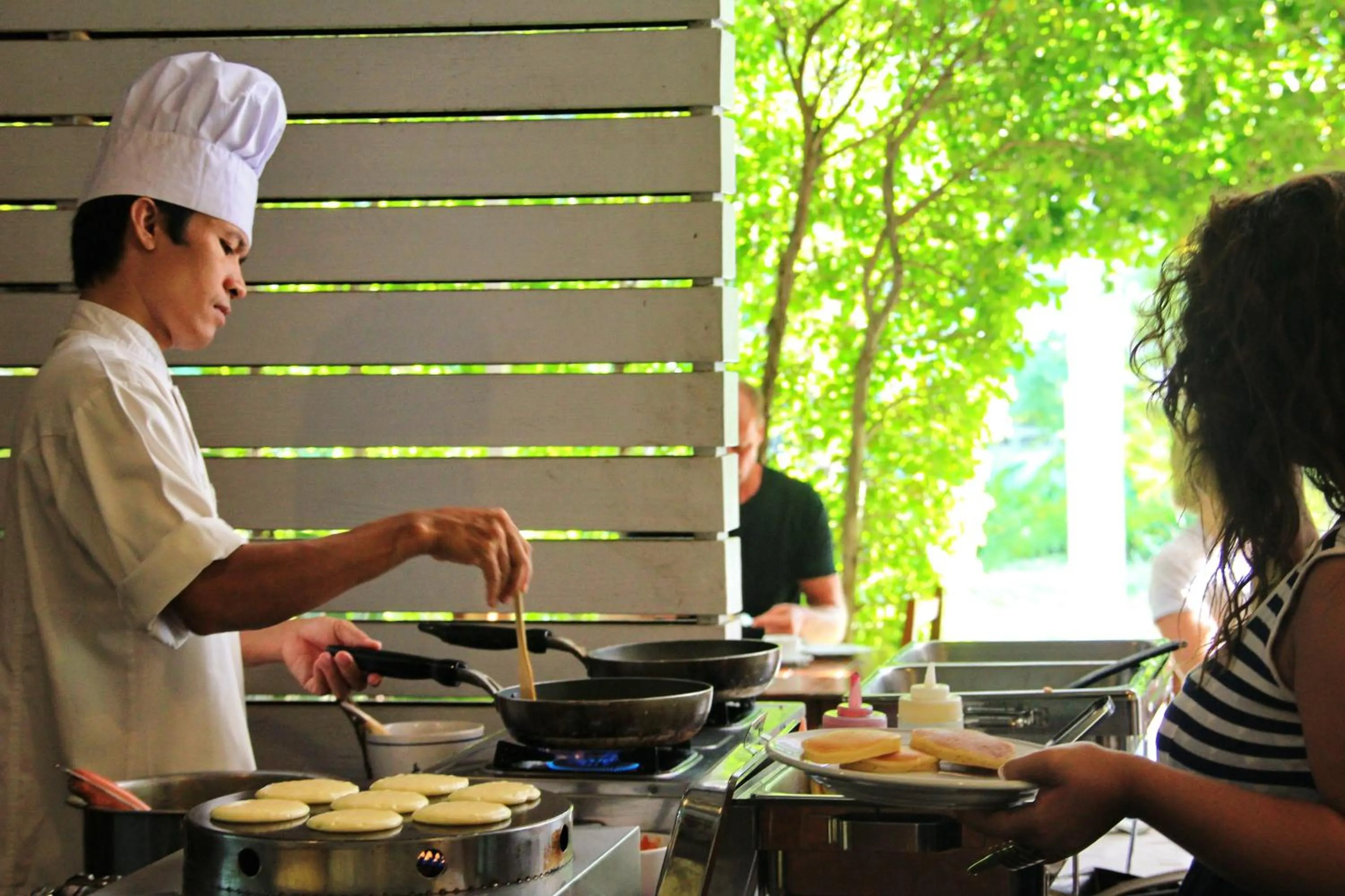 Restaurant/places to eat in BLU PINE Villa & Pool Access - SHA Plus