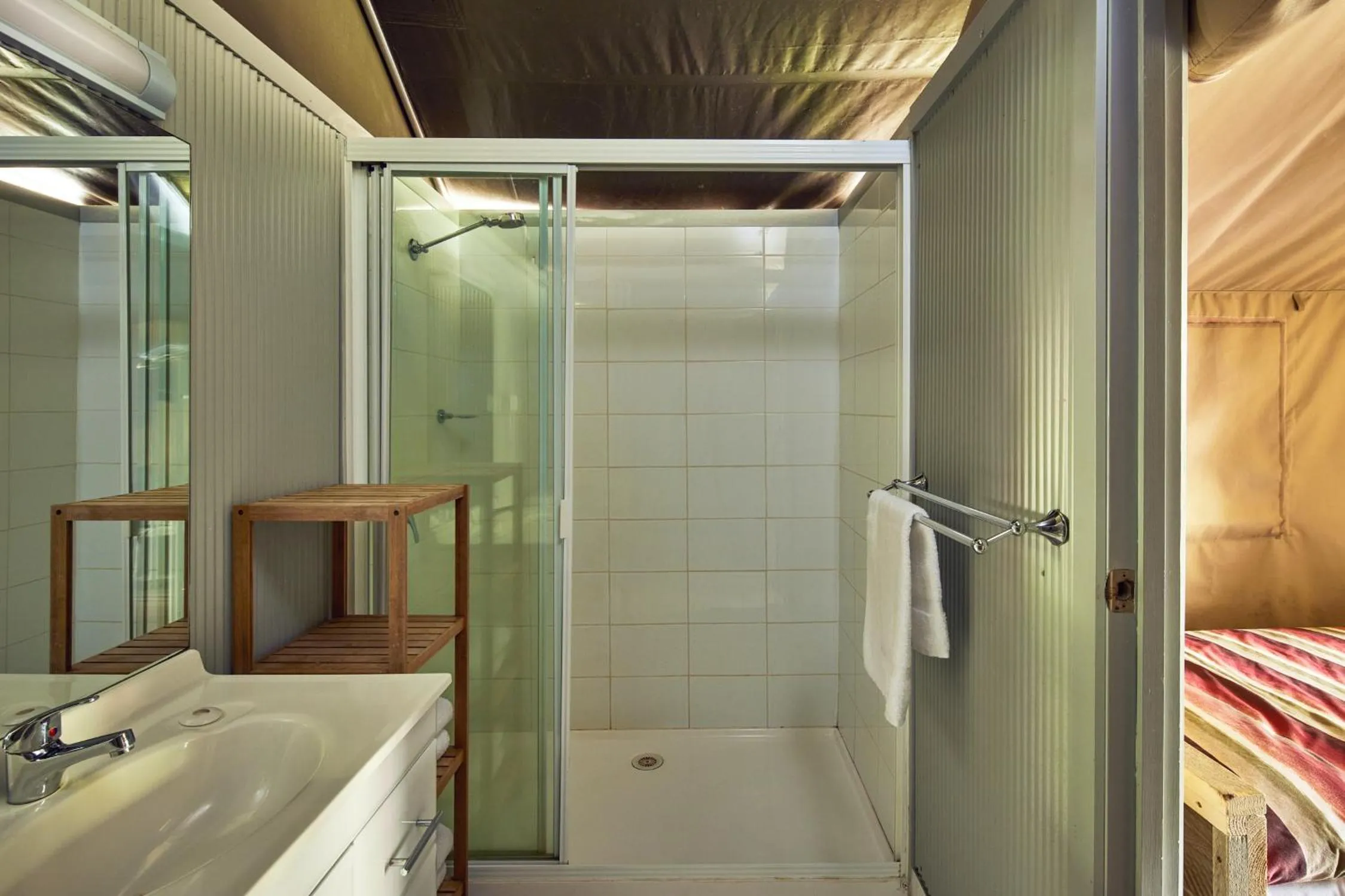 Shower, Bed in NRMA Port Arthur Holiday Park