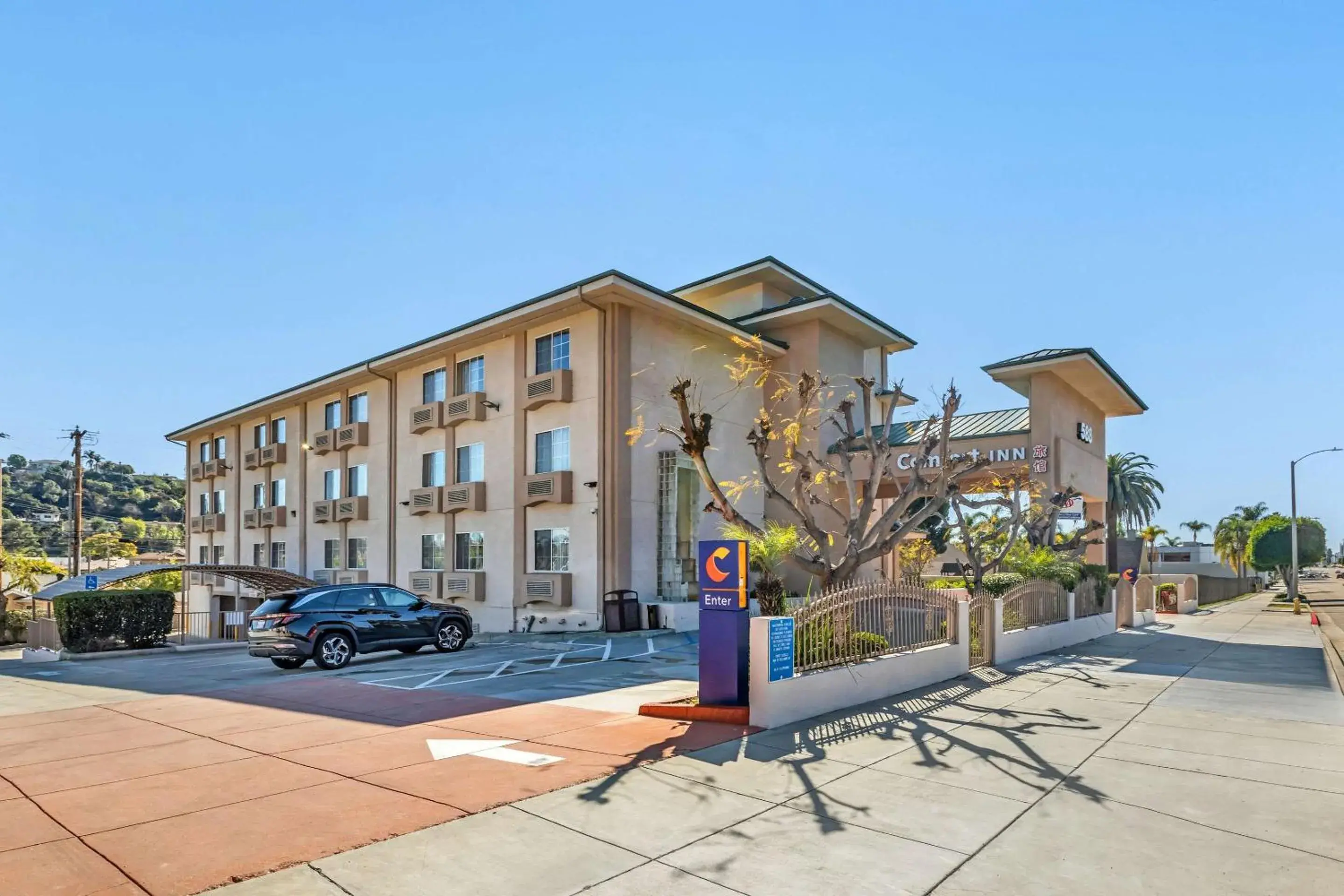 Property building in Comfort Inn Monterey Park - Los Angeles Property building in Comfort Inn Monterey Park - Los Angeles