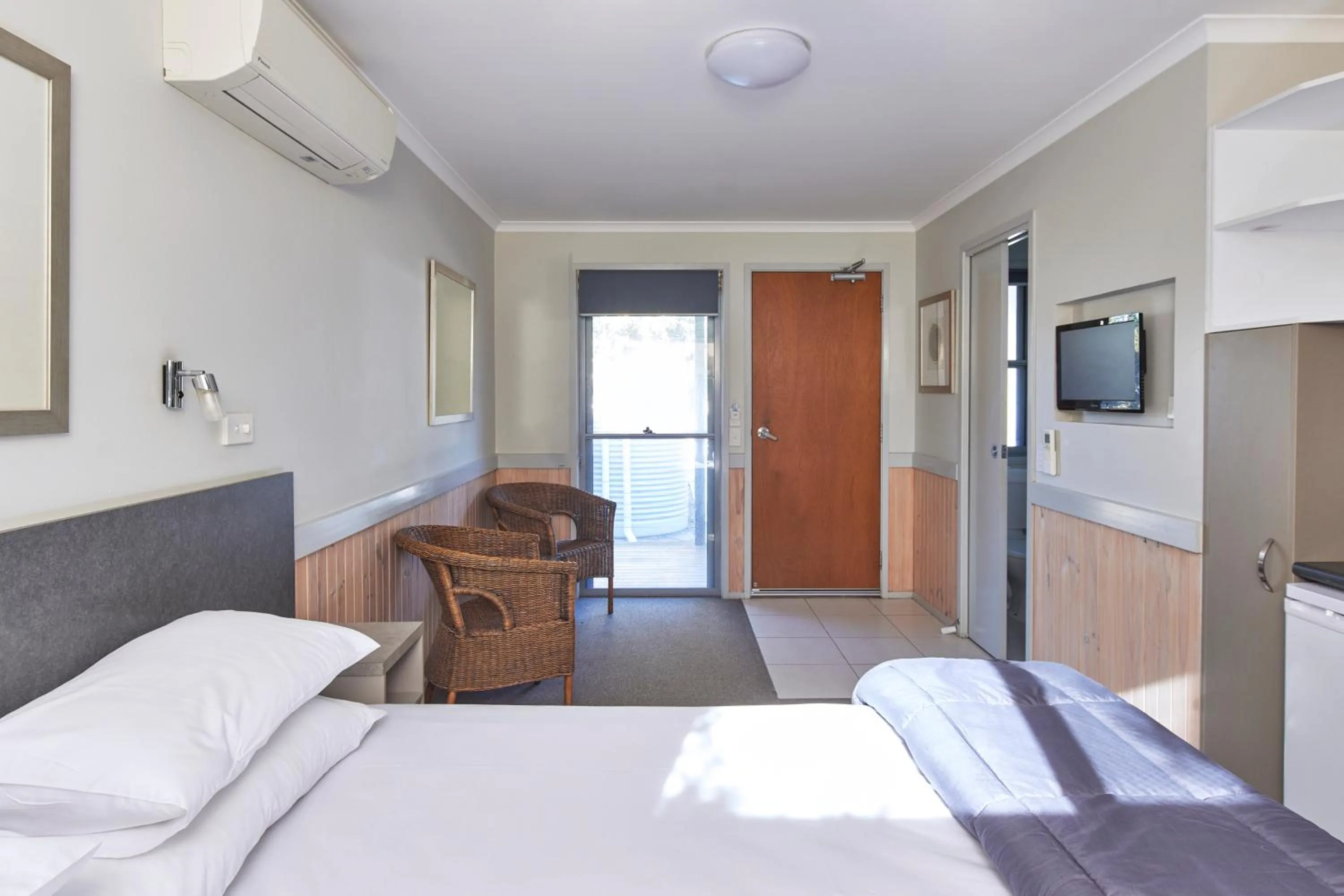 Bed in Big4 Sydney Lakeside Holiday Park