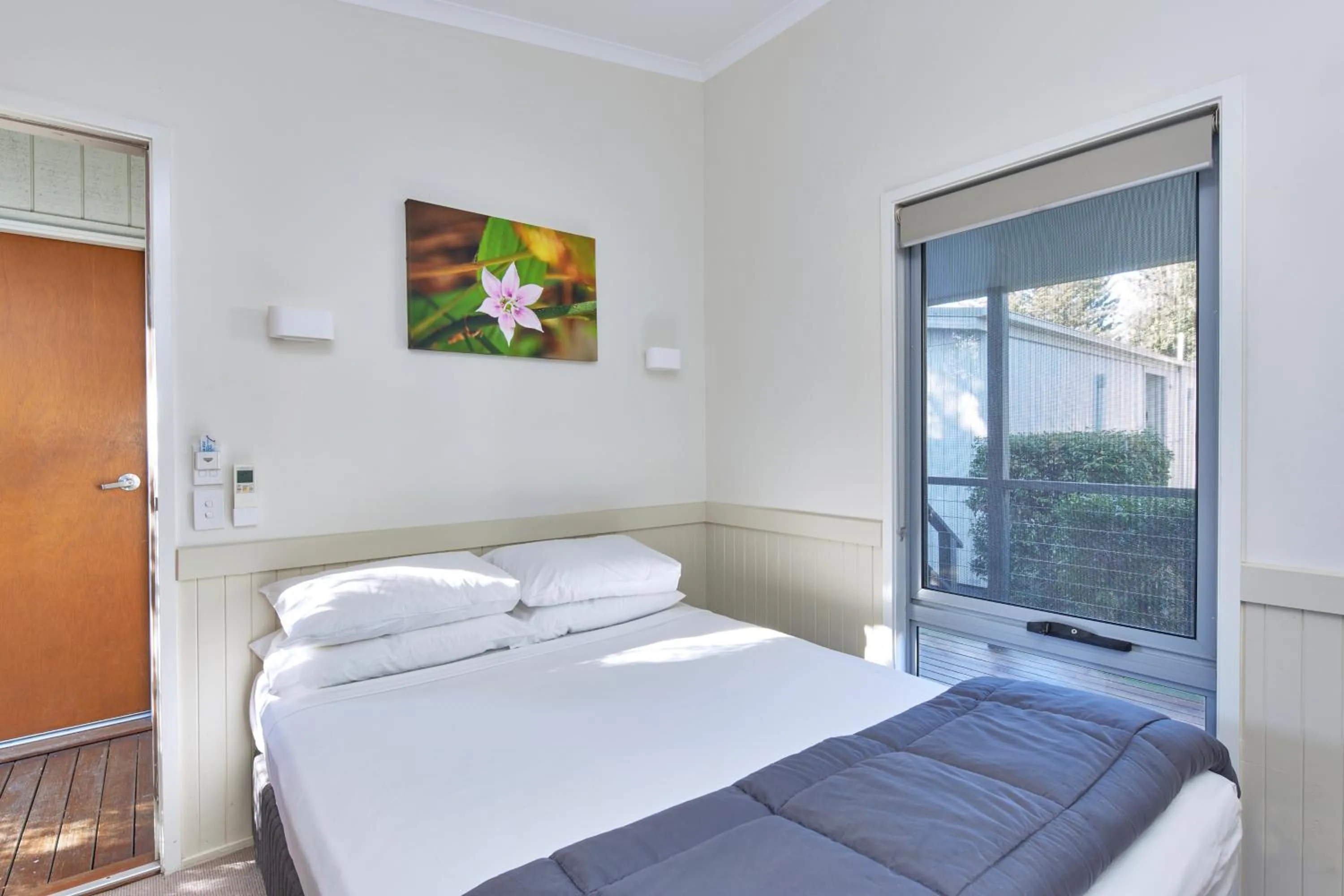 Bed in Big4 Sydney Lakeside Holiday Park