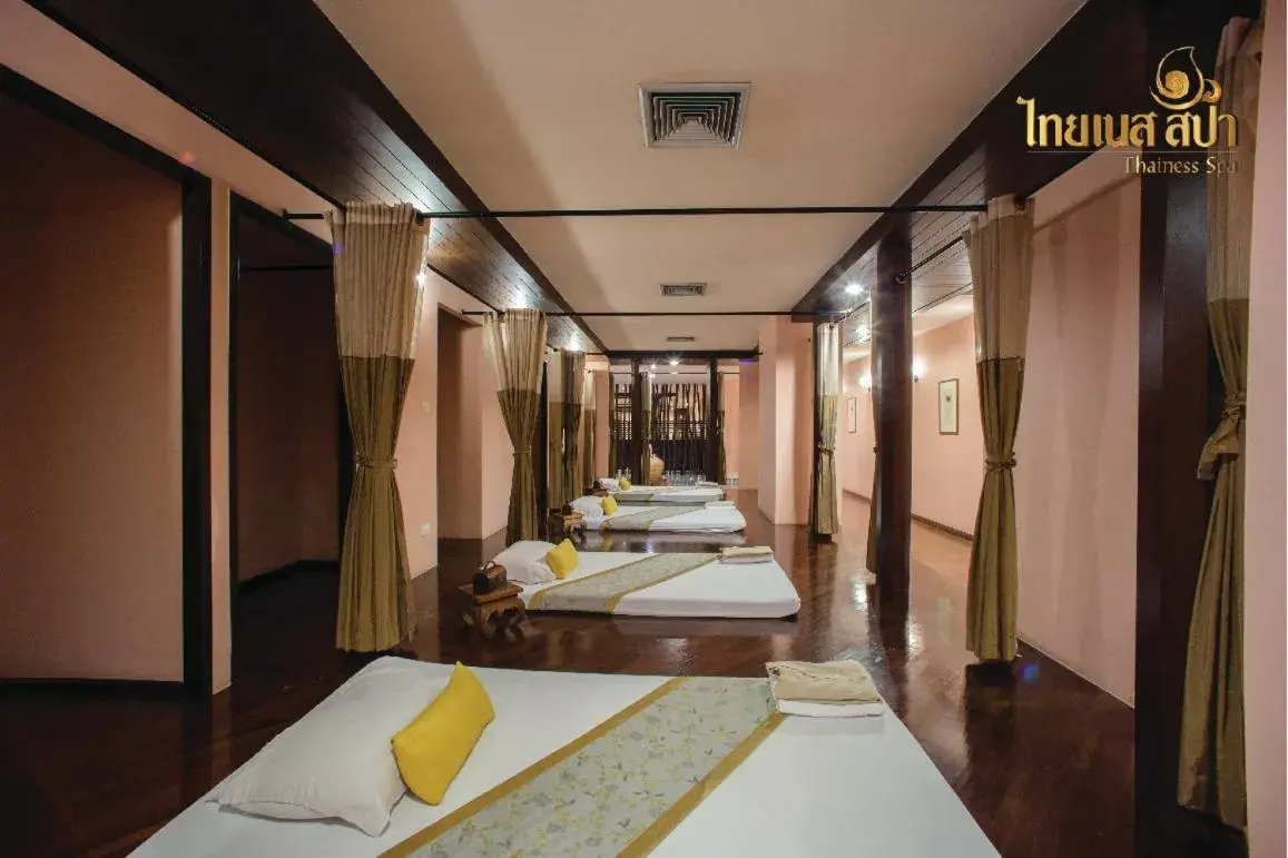 Bed in Topland Hotel & Convention Centre Bed in Topland Hotel & Convention Centre