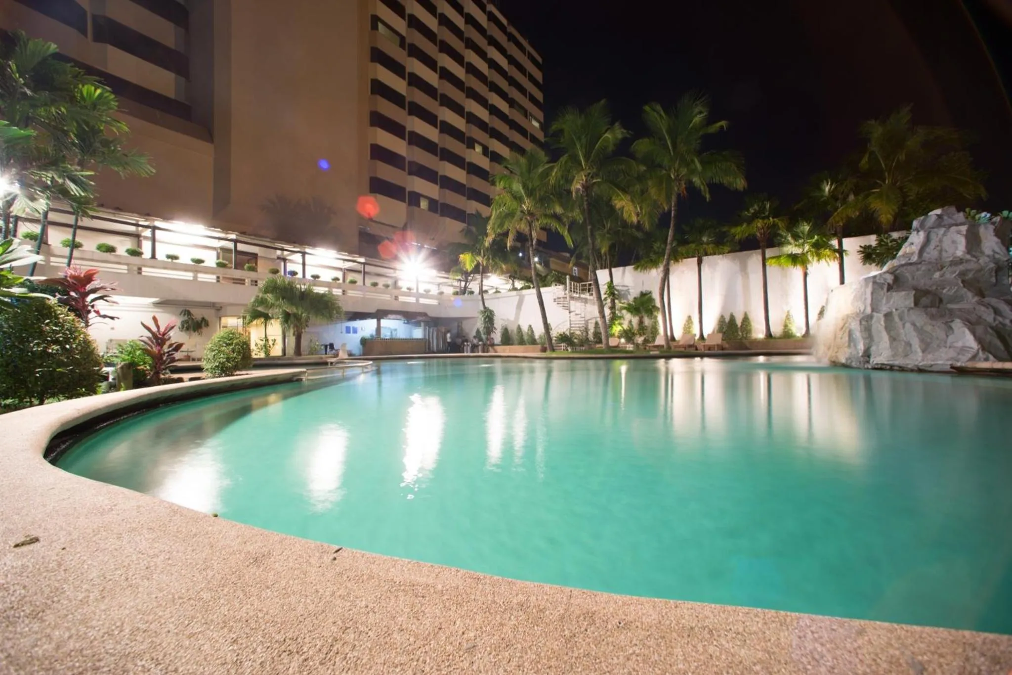 Topland Hotel & Convention Centre