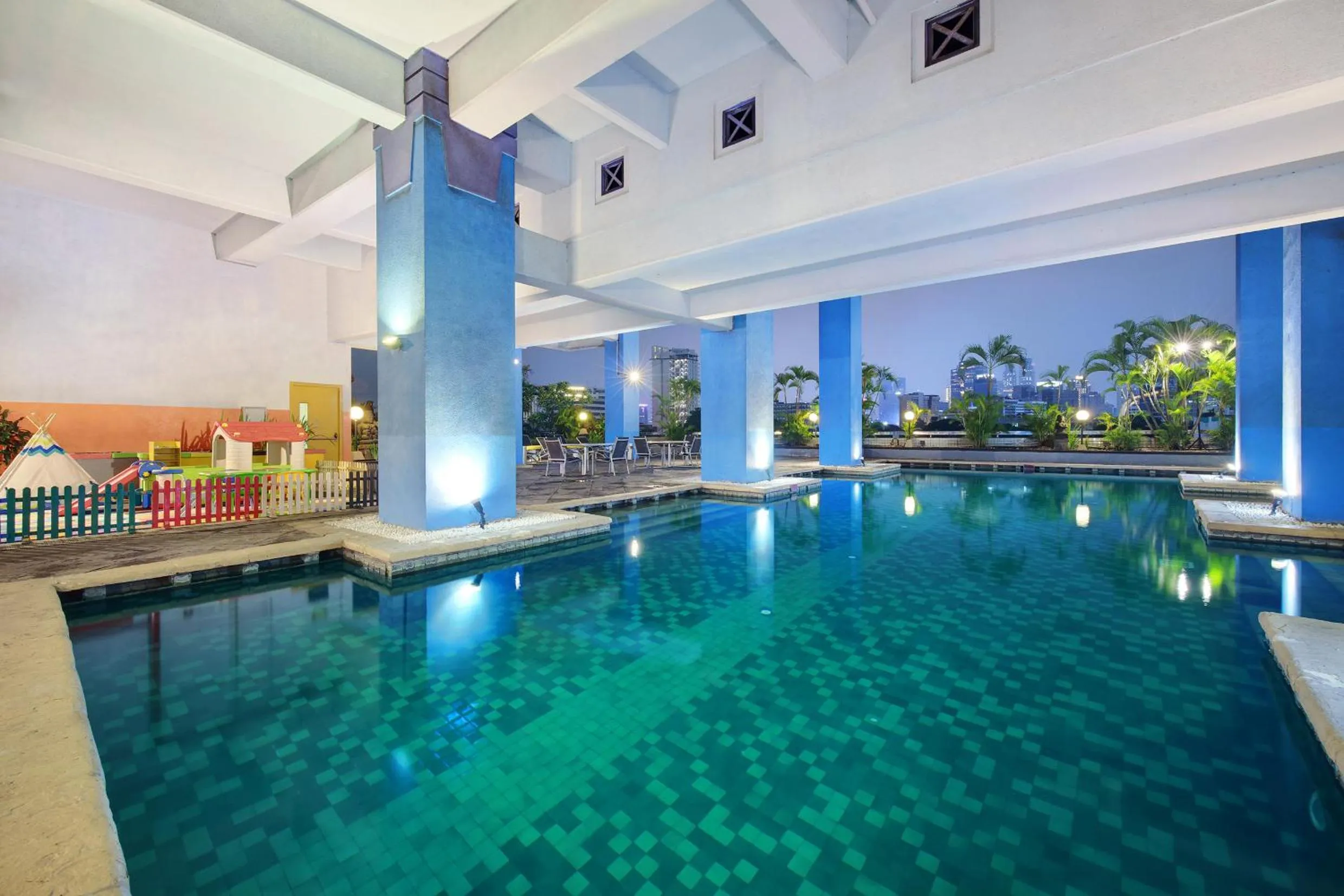 Swimming pool in Lumire Hotel & Convention Centre