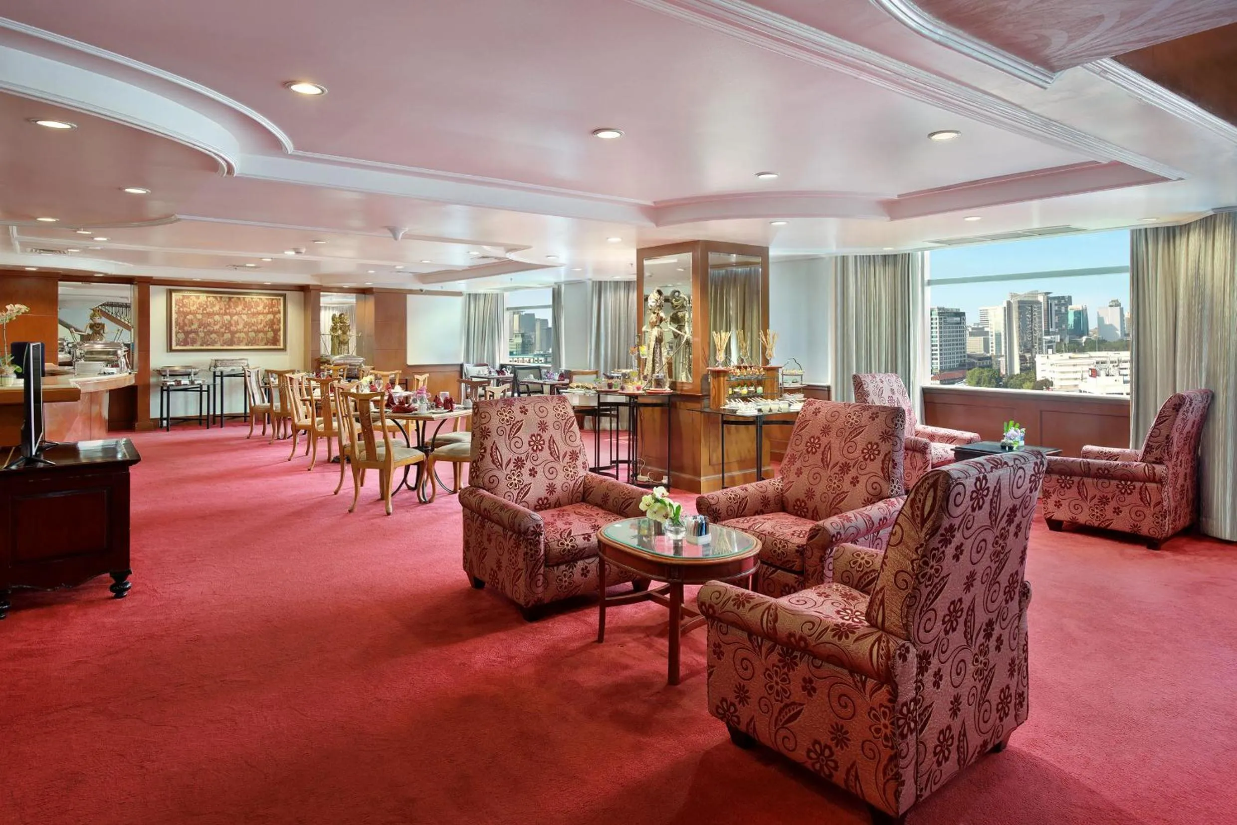 Lounge or bar in Lumire Hotel & Convention Centre