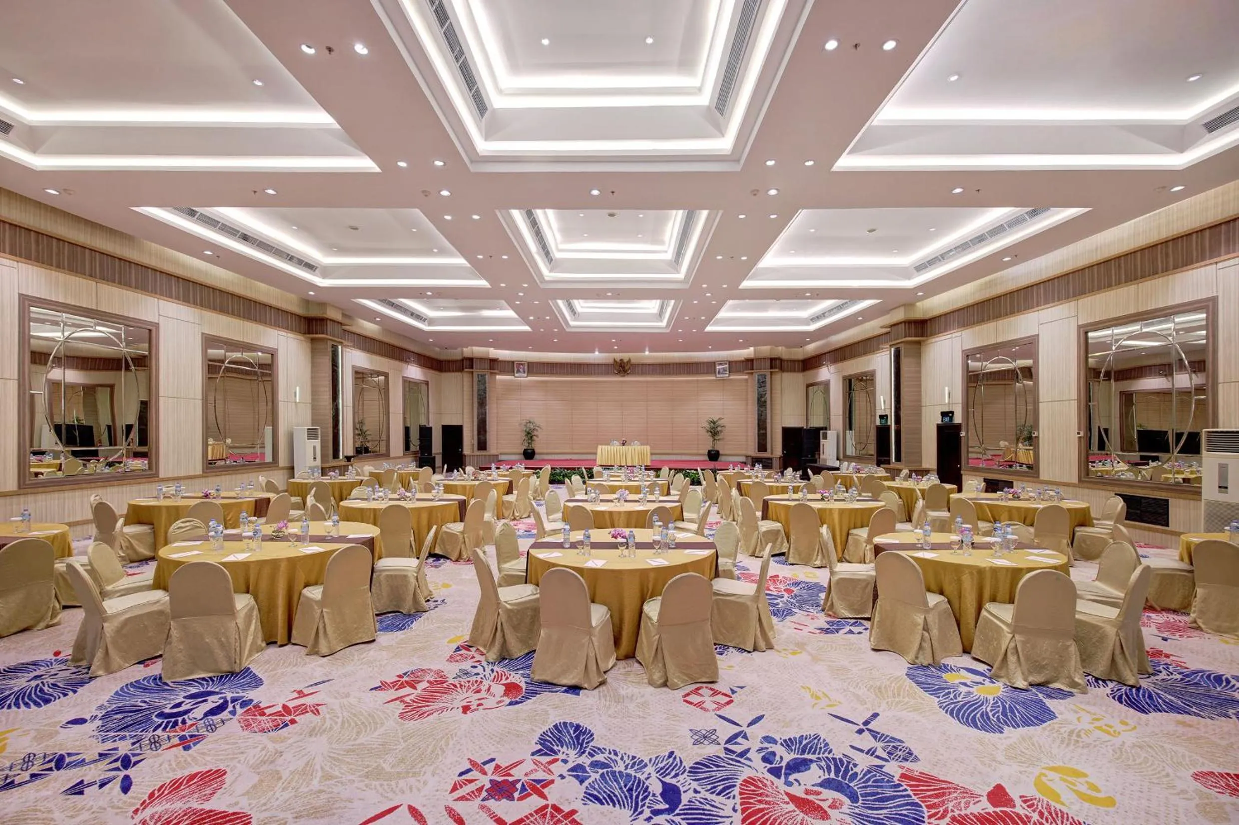 Meeting/conference room in Lumire Hotel & Convention Centre