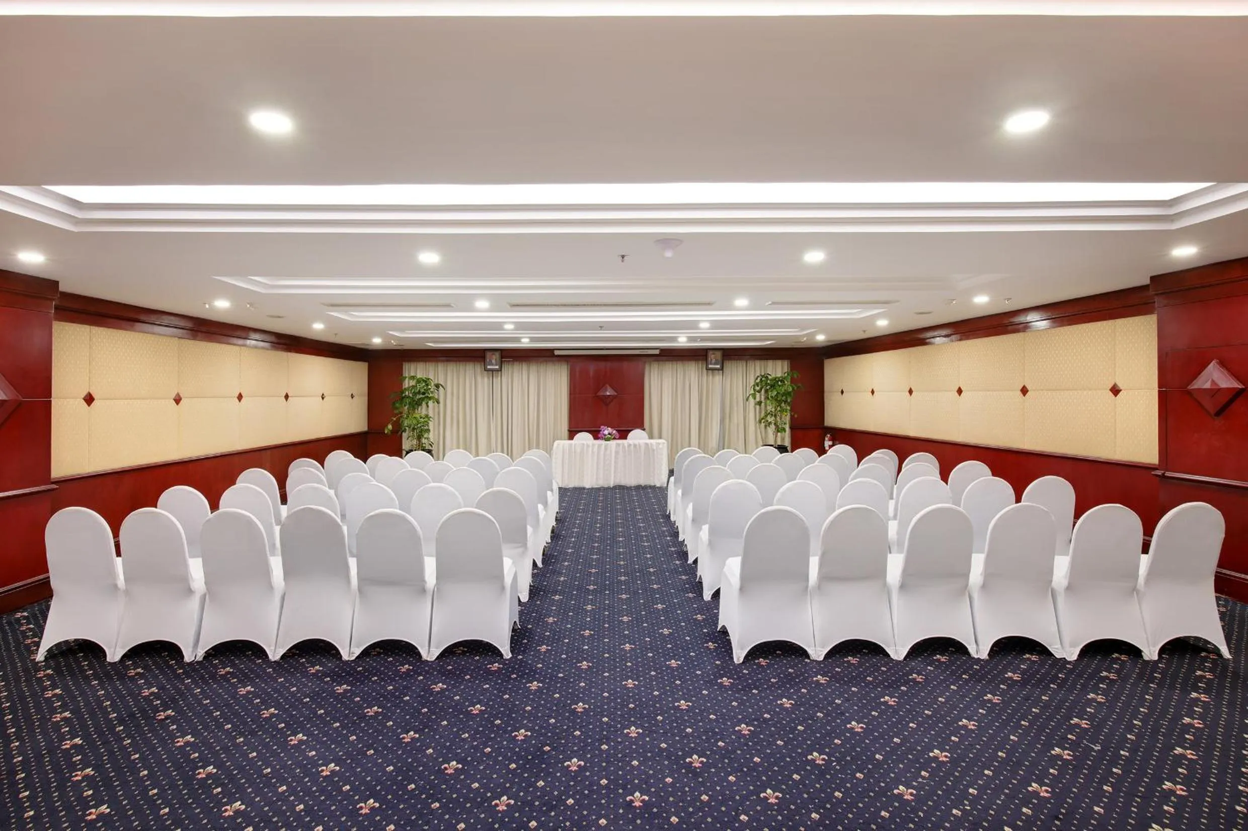 Meeting/conference room in Lumire Hotel & Convention Centre