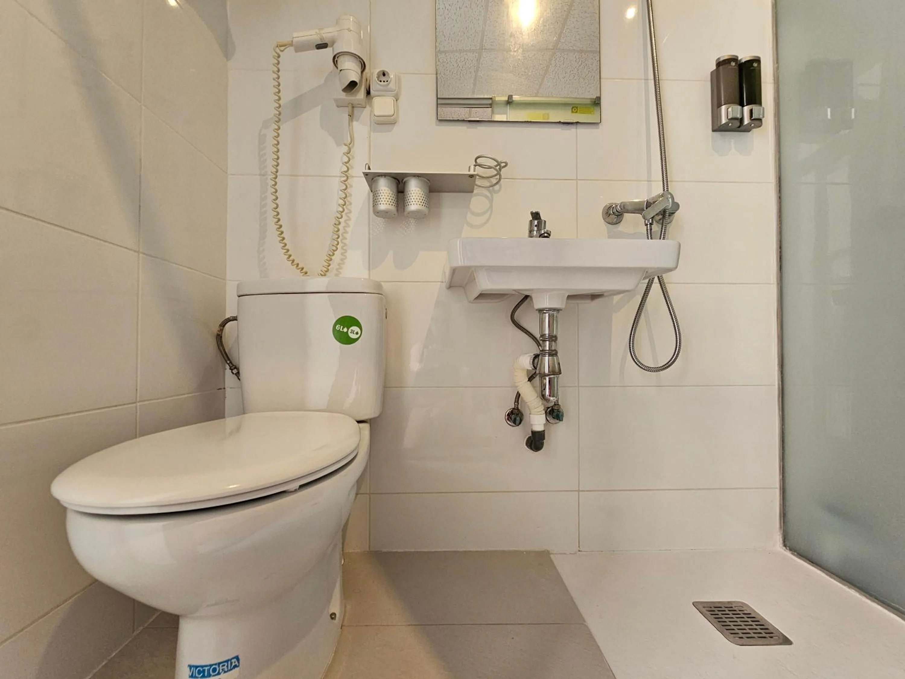 Shower in Hotel Palermo