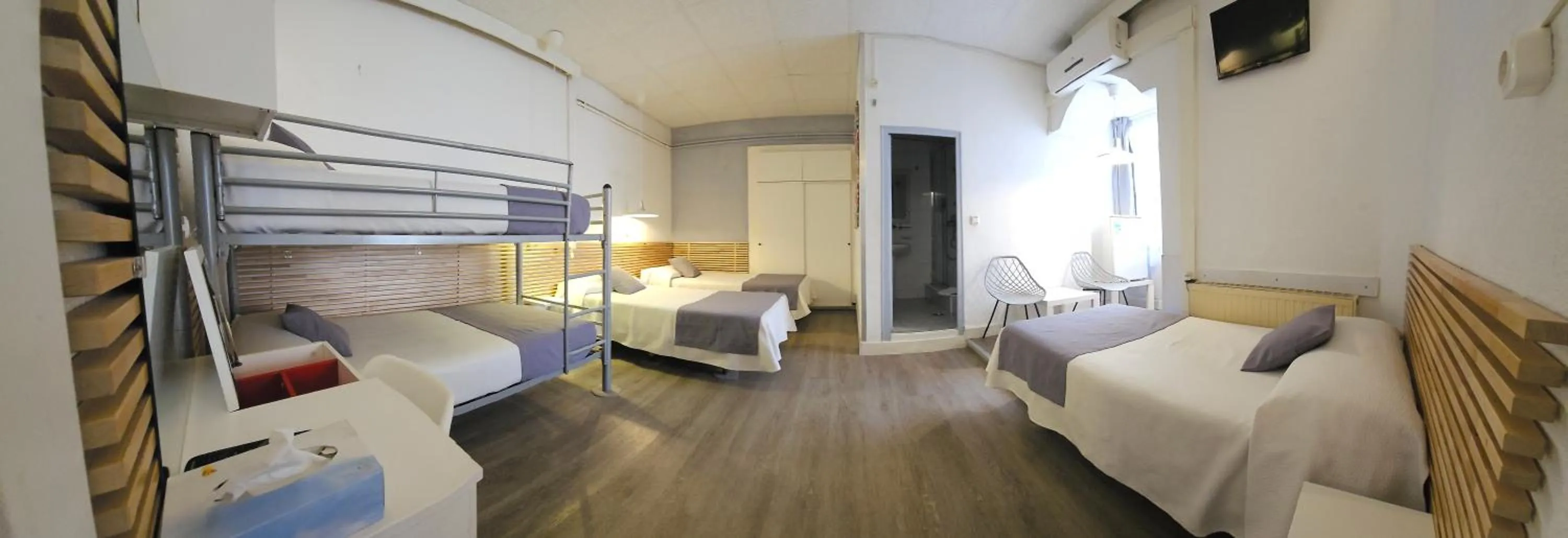 Photo of the whole room, Bed in Hotel Palermo