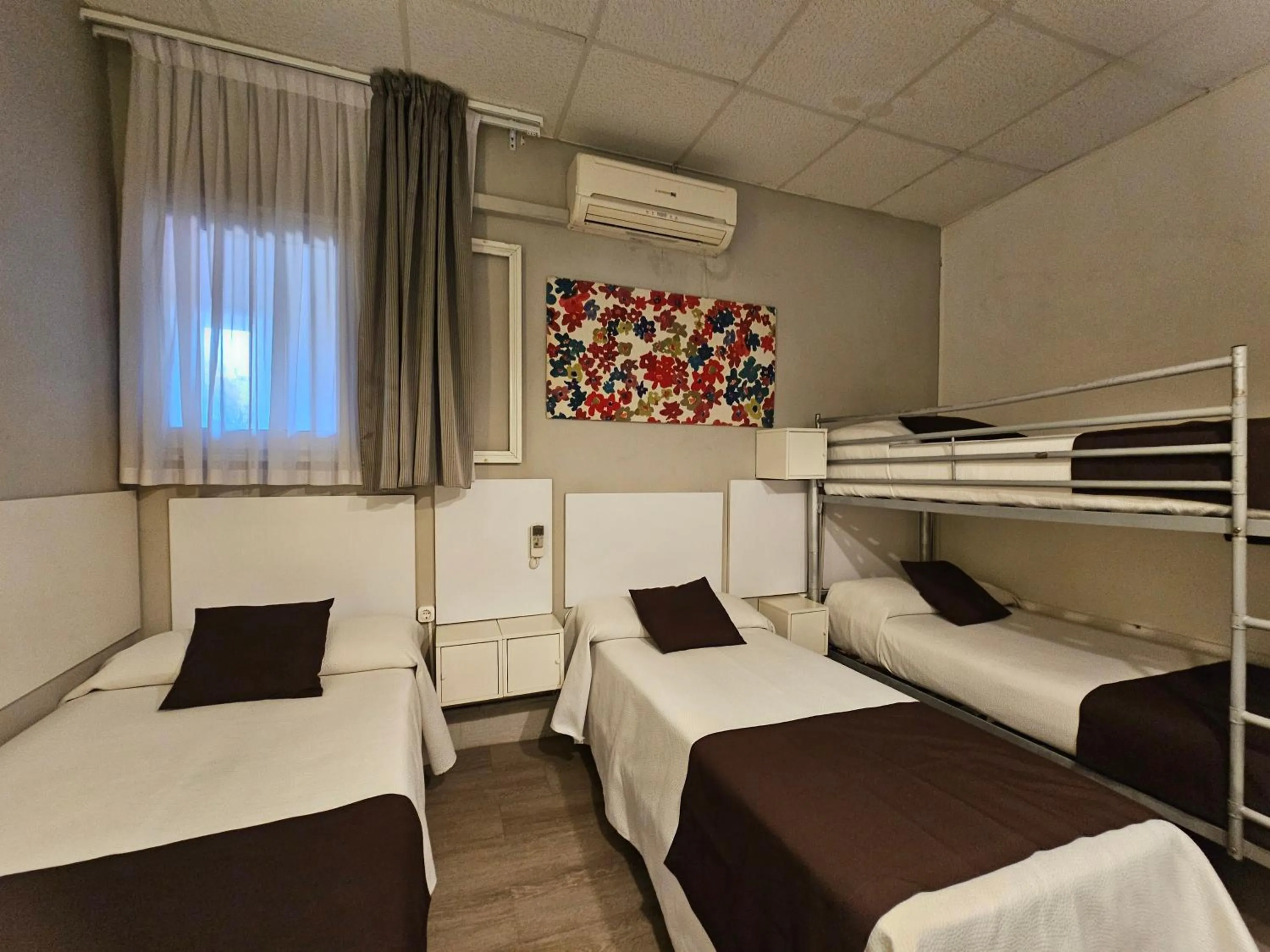 Classic Quadruple Room in Hotel Palermo