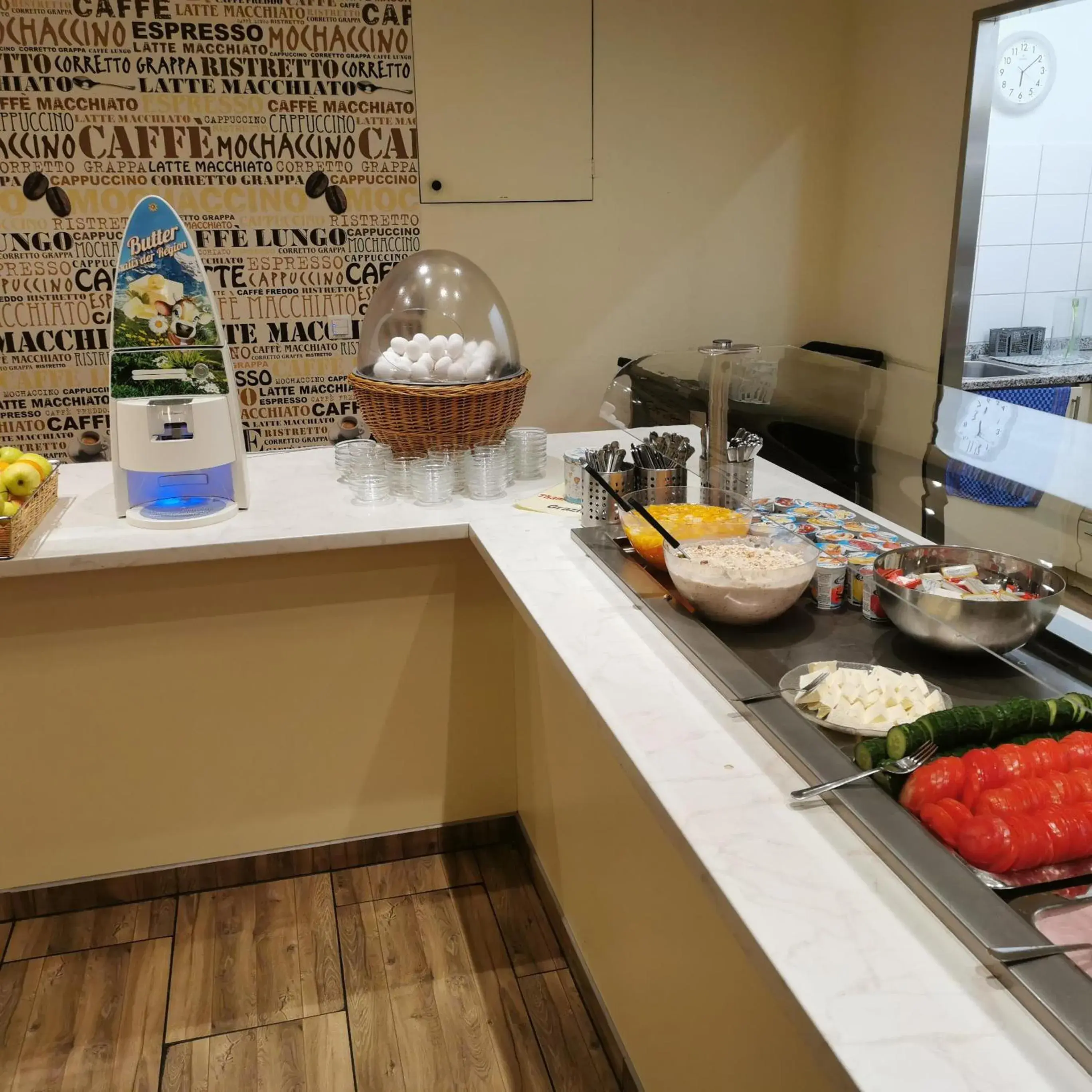 Buffet breakfast in Good Night Inn Buffet breakfast in Good Night Inn