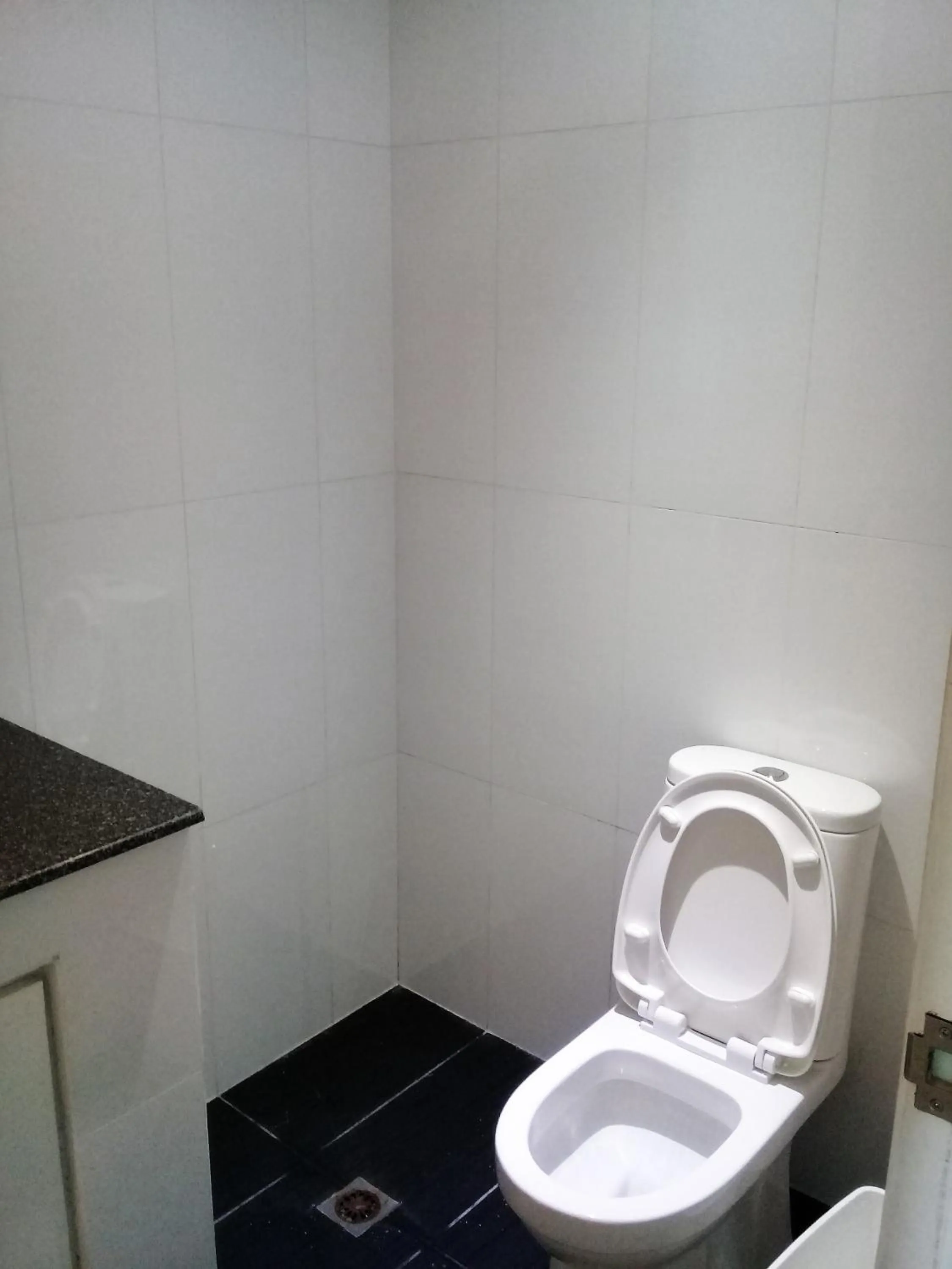 Toilet in Sergi's Resort and Hotel