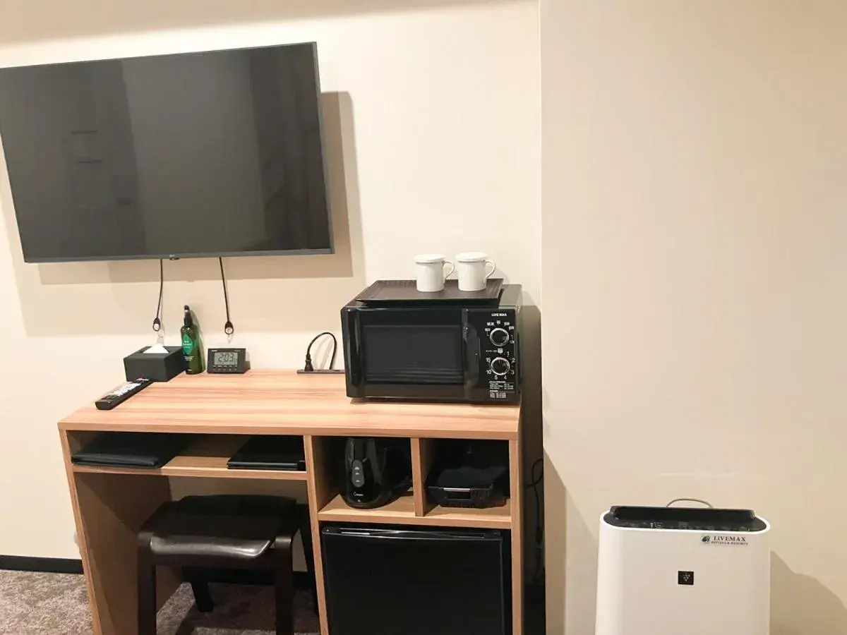 Double Room with Small Double Bed - single occupancy - Non-Smoking in HOTEL LiVEMAX BUDGET Hiratsuka Ekimae Double Room with Small Double Bed - single occupancy - Non-Smoking in HOTEL LiVEMAX BUDGET Hiratsuka Ekimae