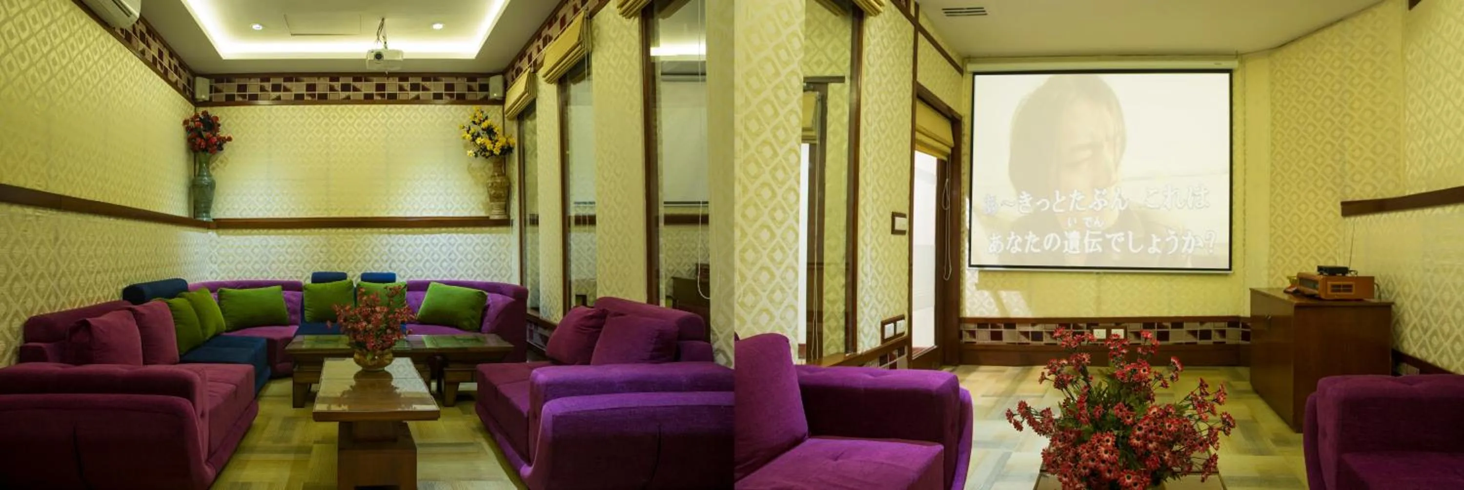 Evening entertainment in SkyCity Hotel Gurgaon