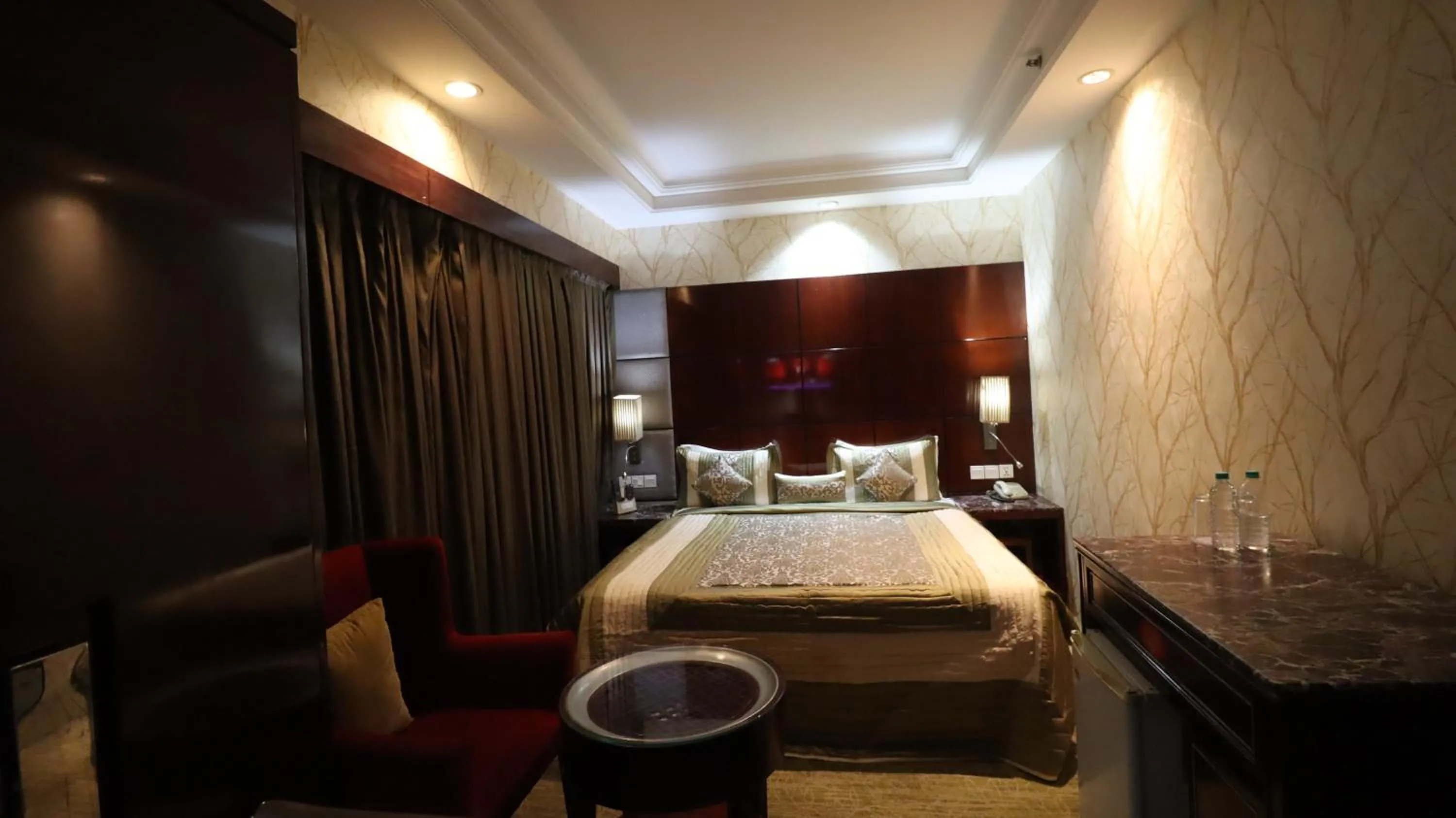 View (from property/room), Bed in SkyCity Hotel Gurgaon