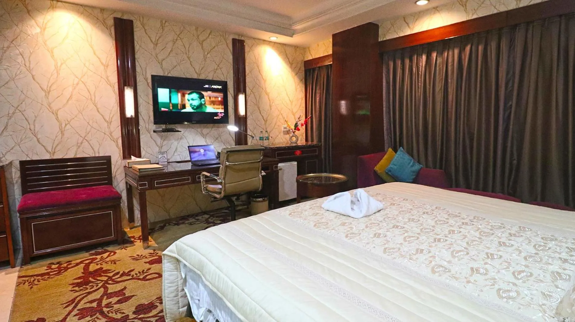 Bed in SkyCity Hotel Gurgaon