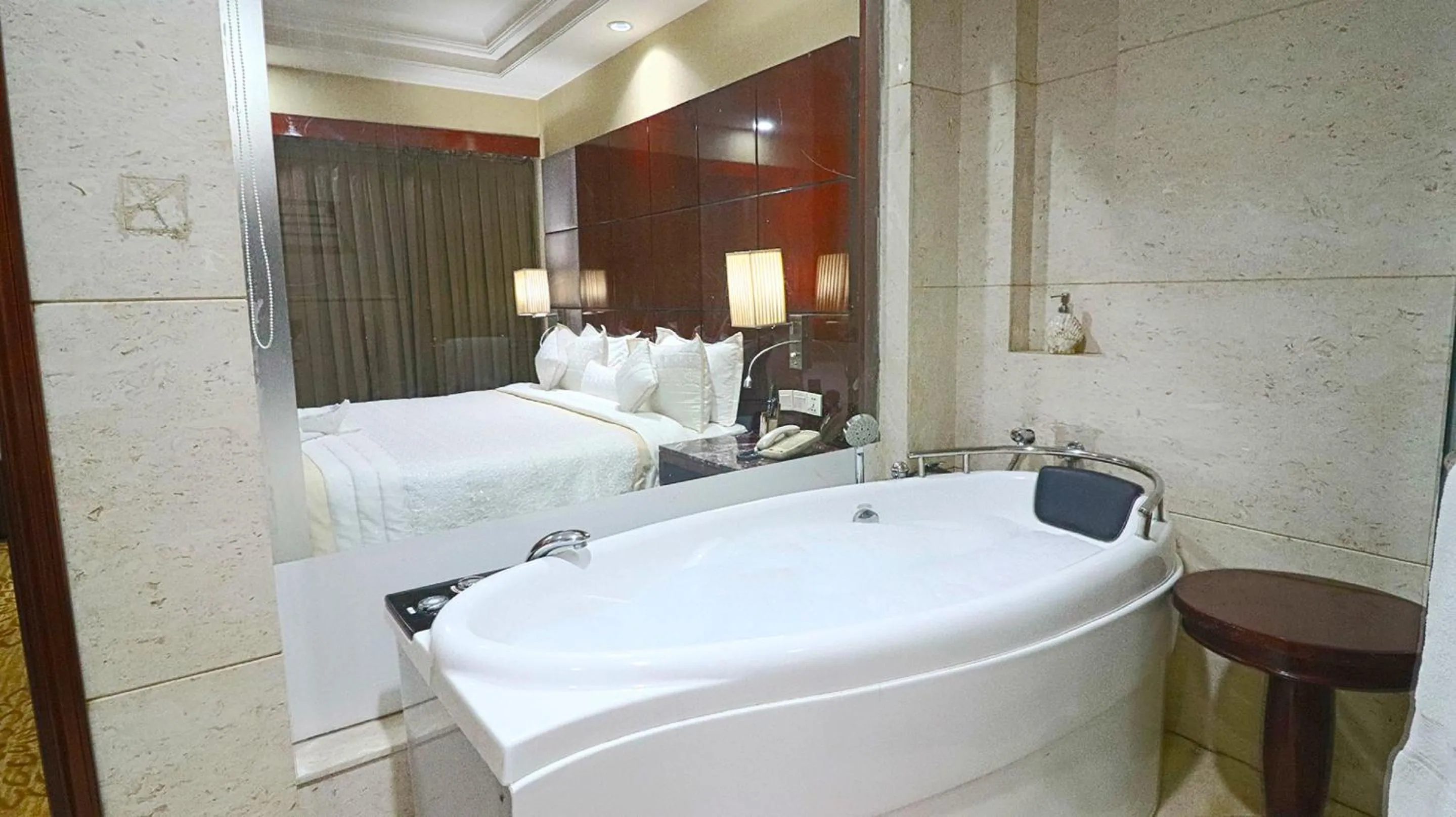 Bath, Bed in SkyCity Hotel Gurgaon
