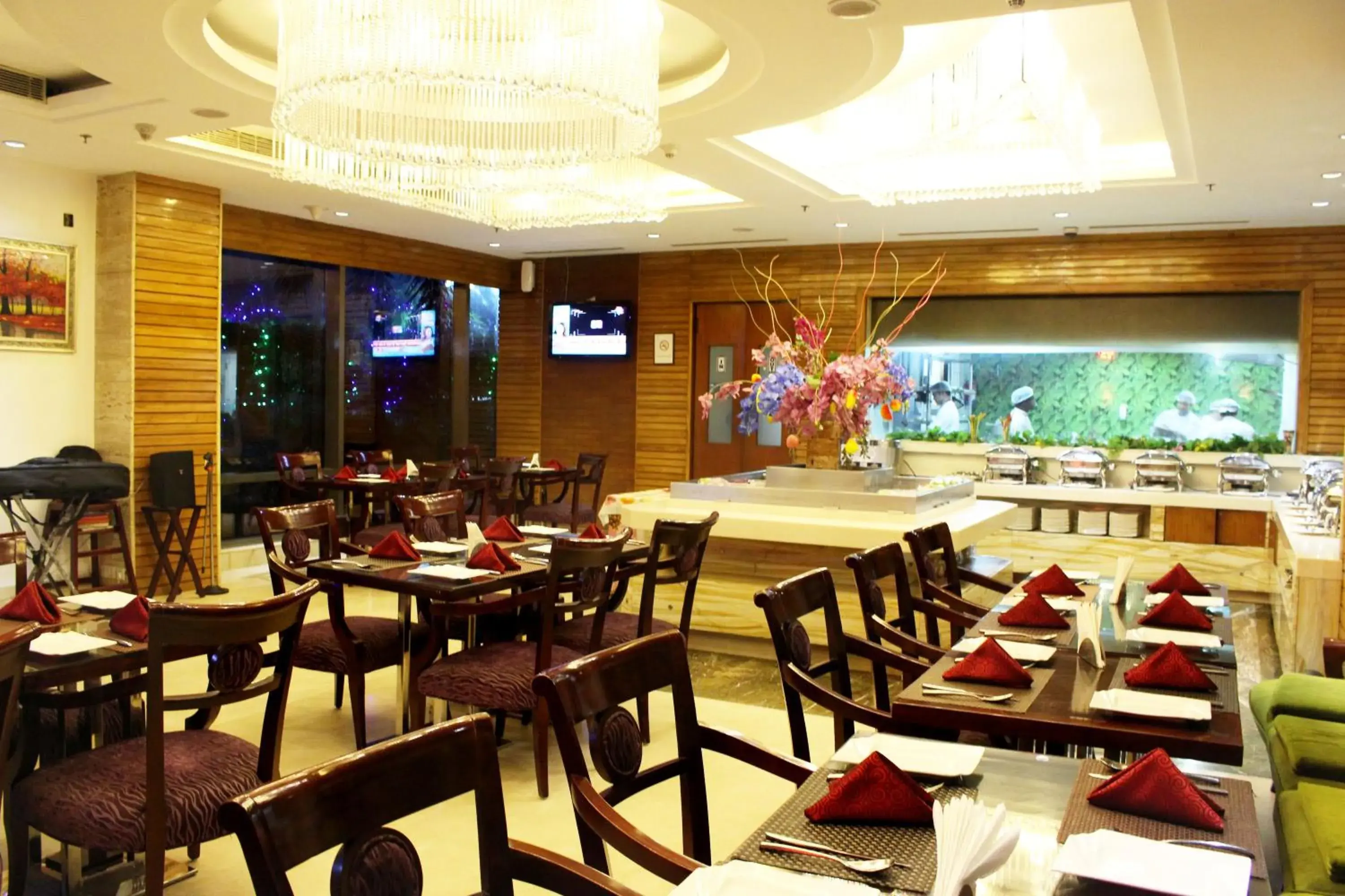 Buffet breakfast in SkyCity Hotel Gurgaon Buffet breakfast in SkyCity Hotel Gurgaon