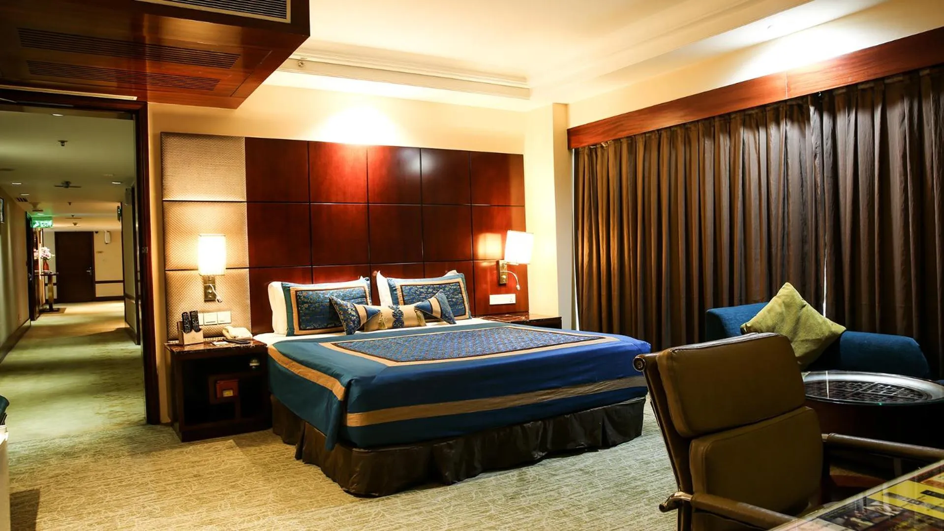 Bed in SkyCity Hotel Gurgaon