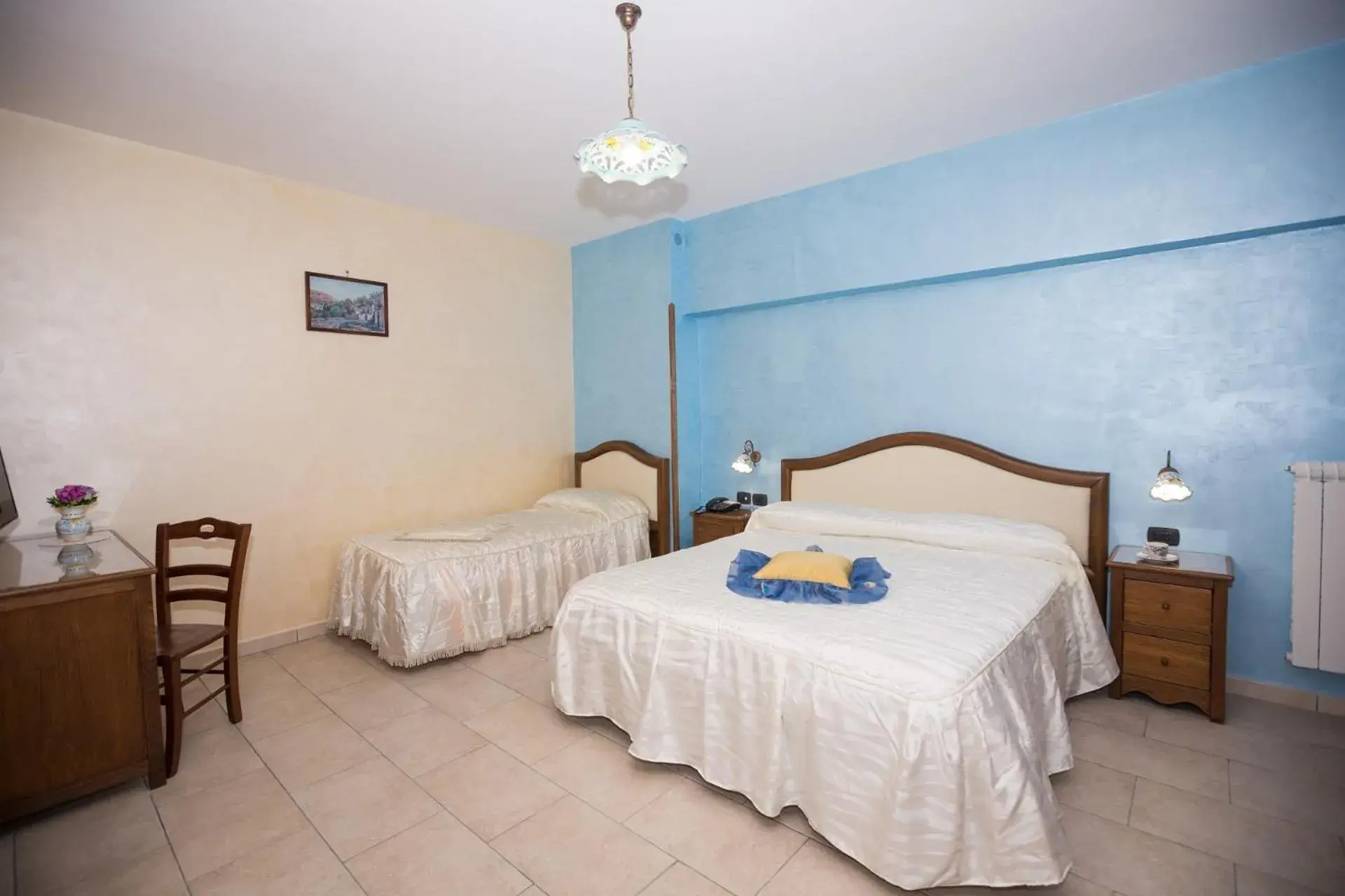 Triple Room - single occupancy in B&B Fior Tramonti Triple Room - single occupancy in B&B Fior Tramonti
