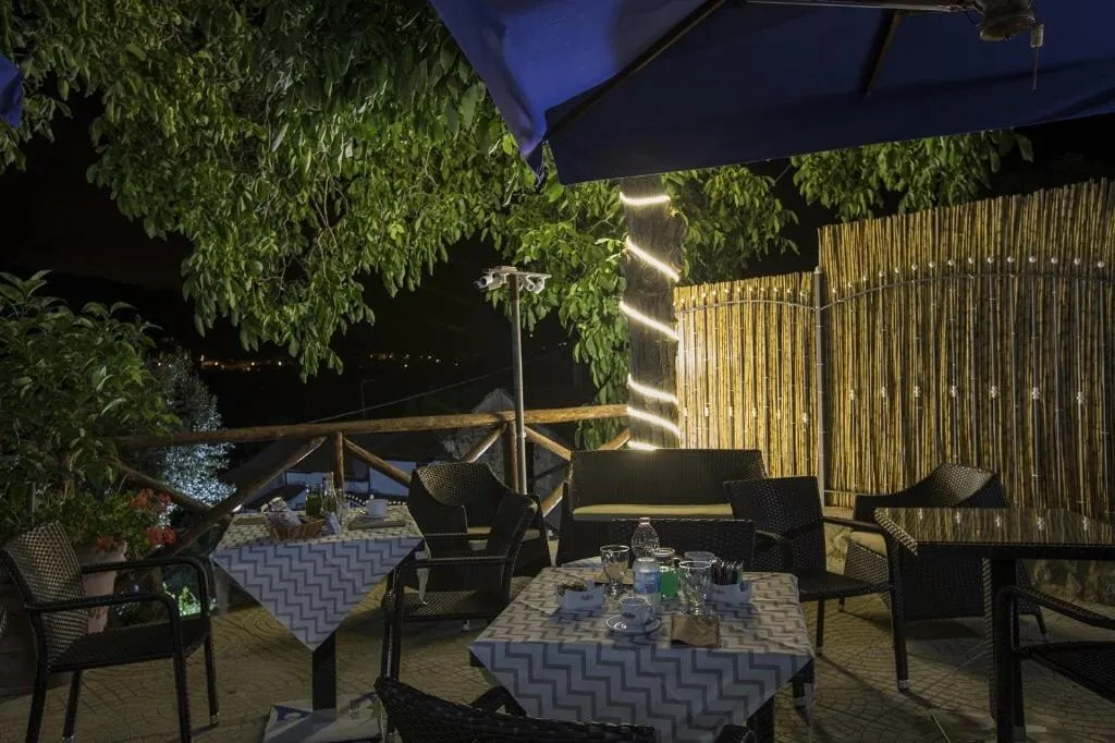 Restaurant/places to eat in B&B Fior Tramonti