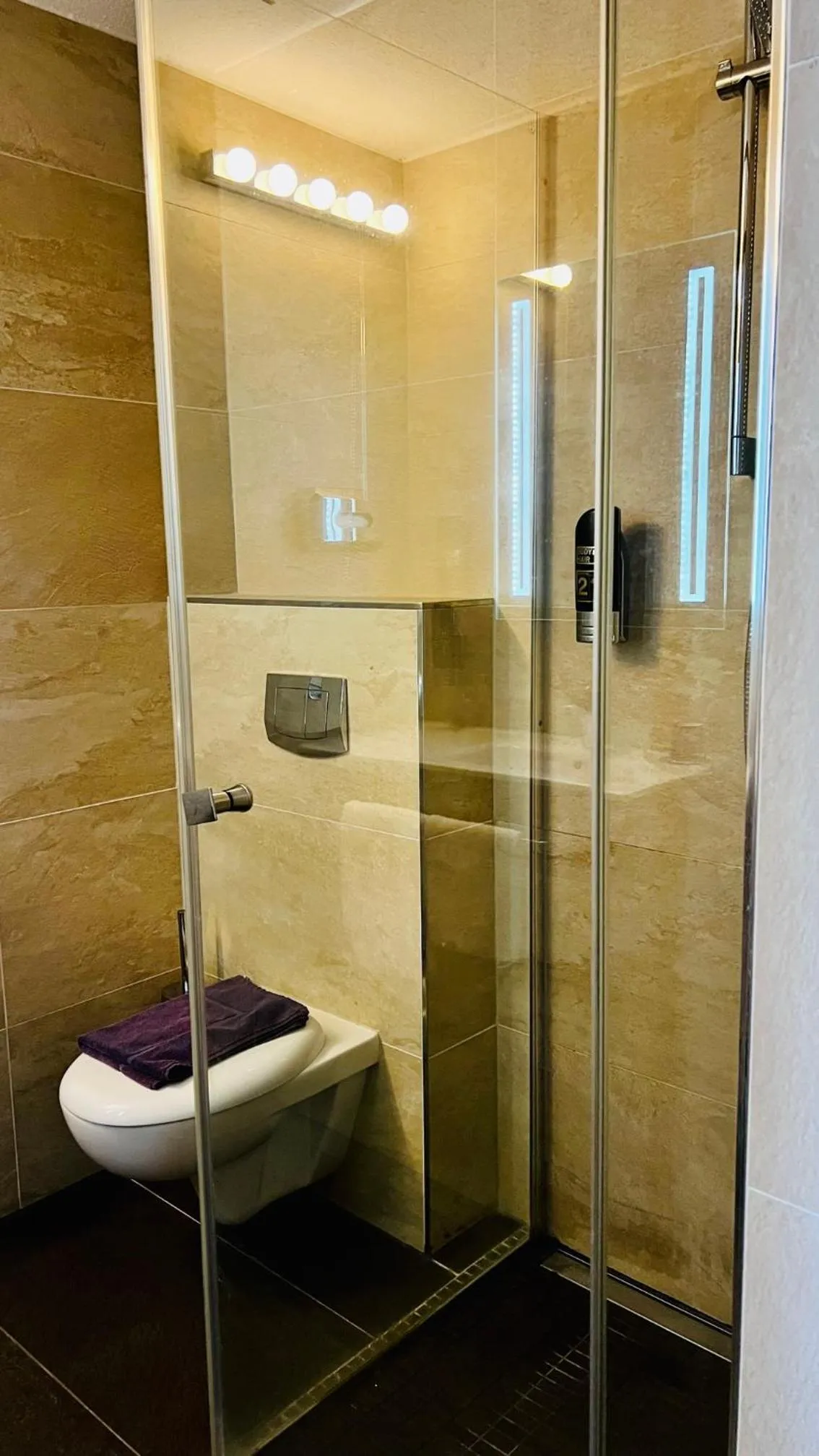 Shower in Konferenzhotel Ysenburger Hof