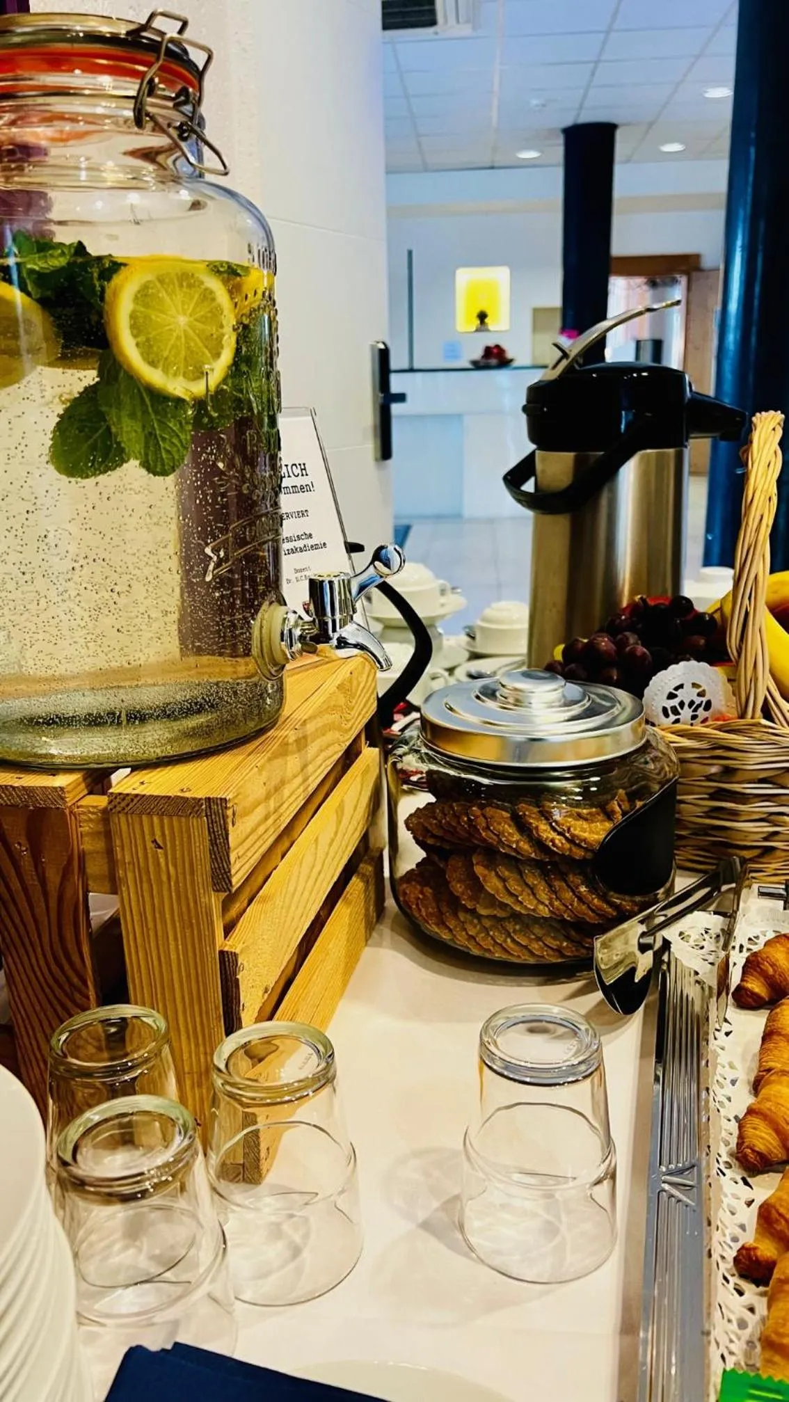 Coffee/tea facilities in Konferenzhotel Ysenburger Hof