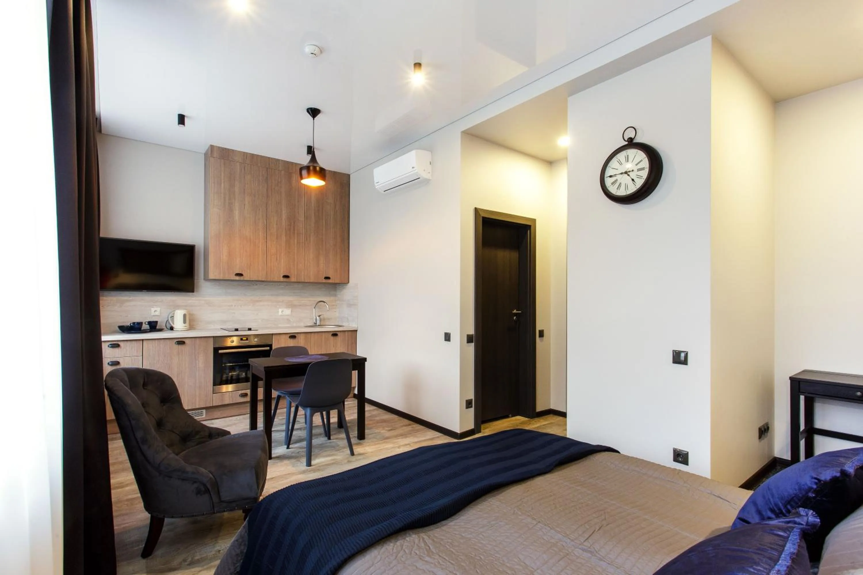 Photo of the whole room in Old Town Trio Apartments