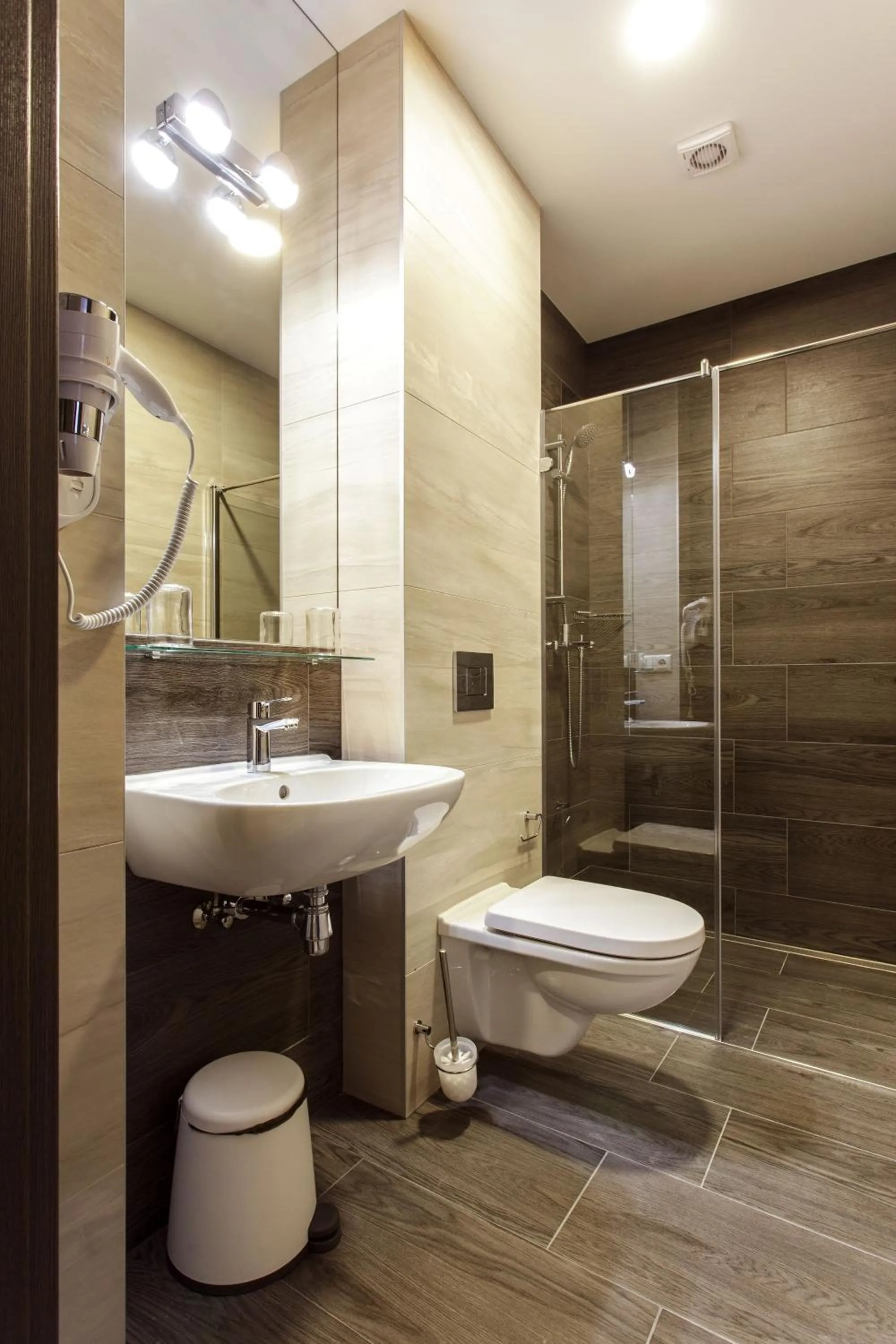 Toilet in Old Town Trio Apartments