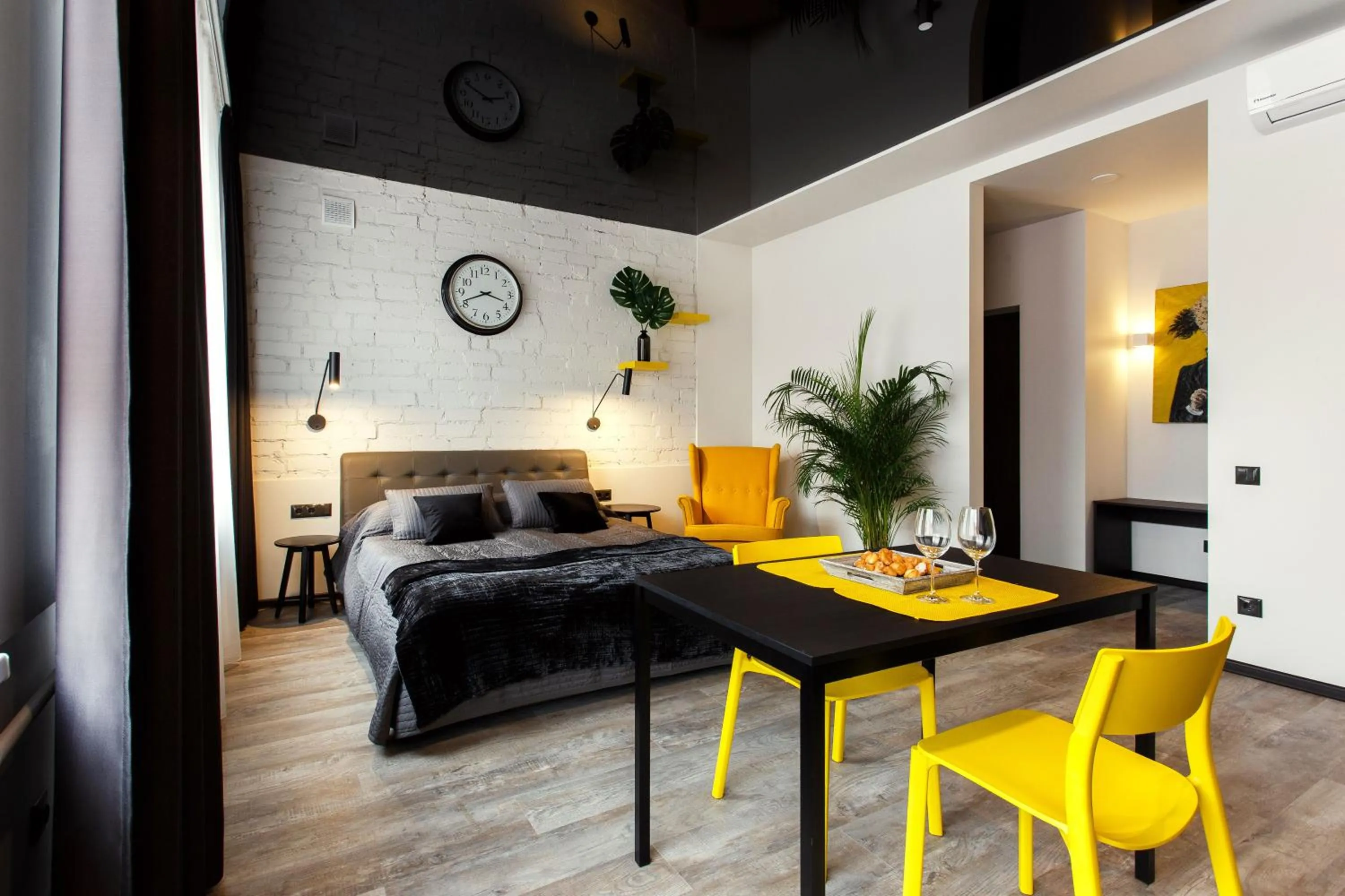 Photo of the whole room in Old Town Trio Apartments