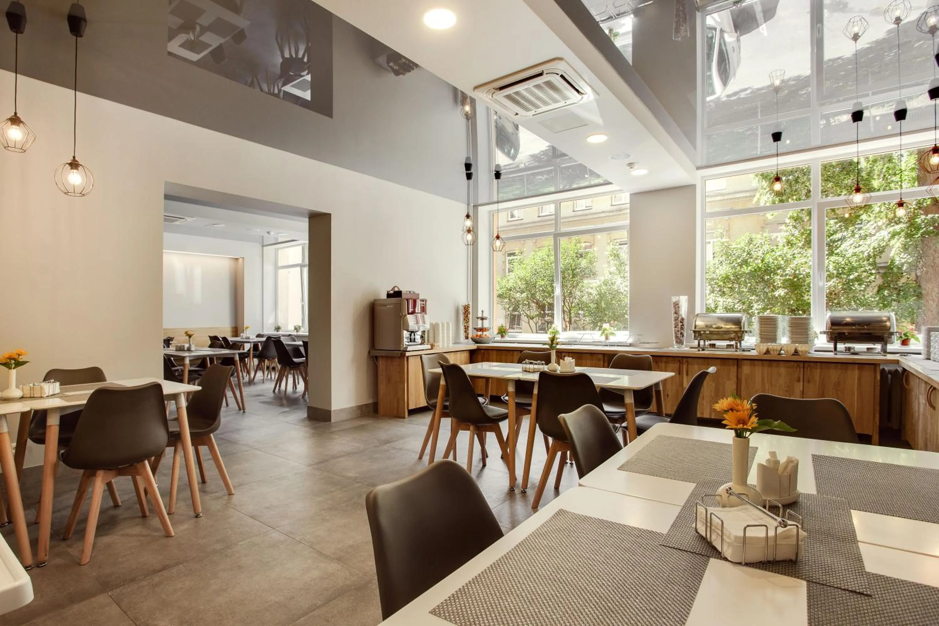 Restaurant/places to eat in Old Town Trio Apartments