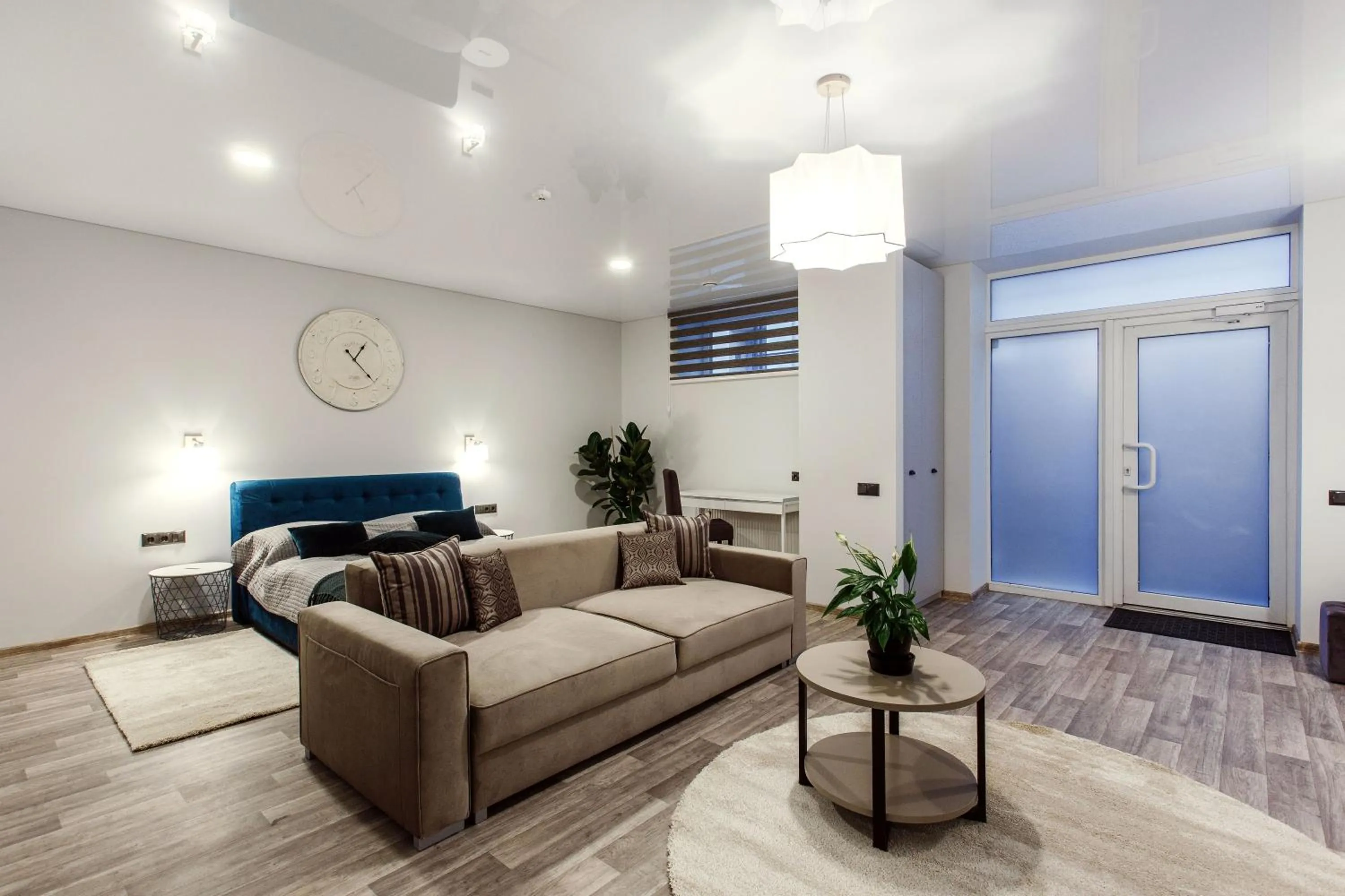 Photo of the whole room in Old Town Trio Apartments