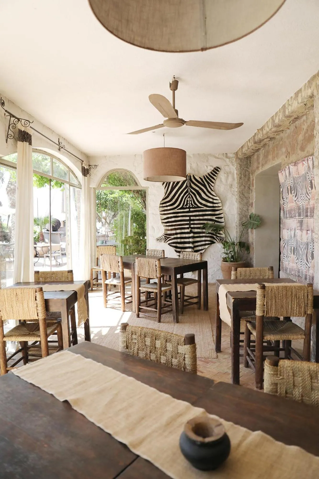 Restaurant/places to eat in Le Petit Hôtel du Flouka