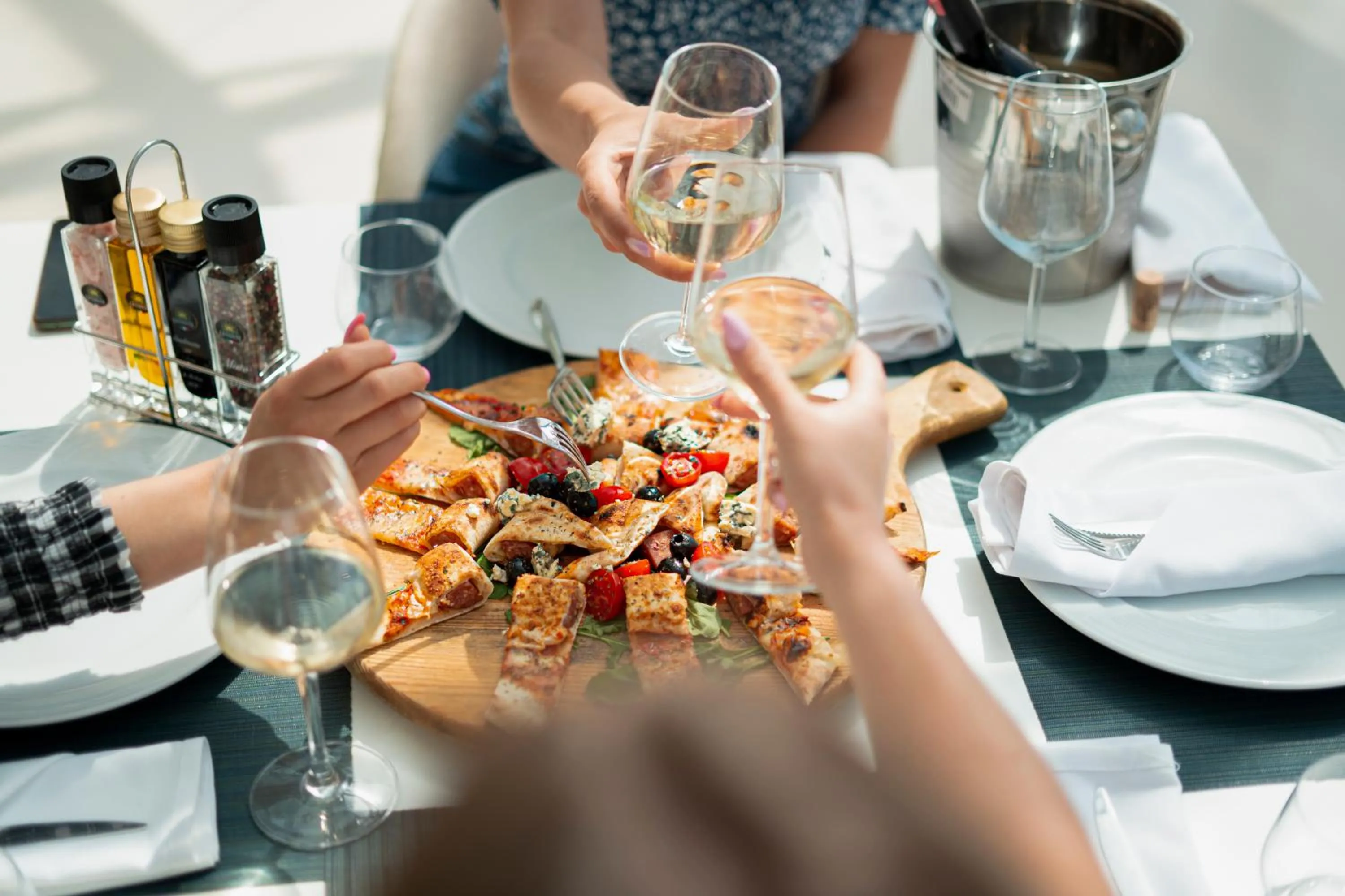 Restaurant/places to eat in Prestige Resort