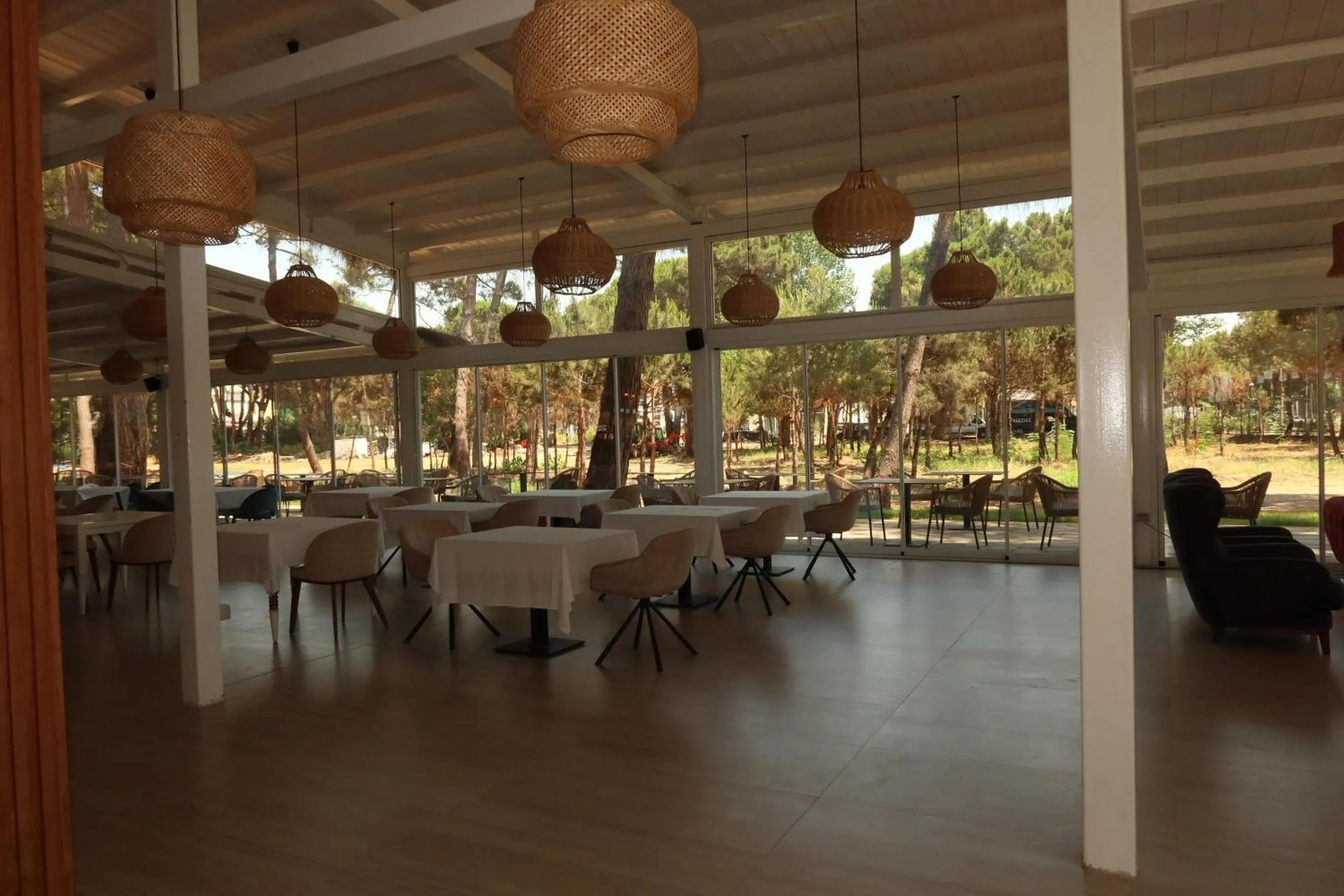 Restaurant/places to eat in Prestige Resort