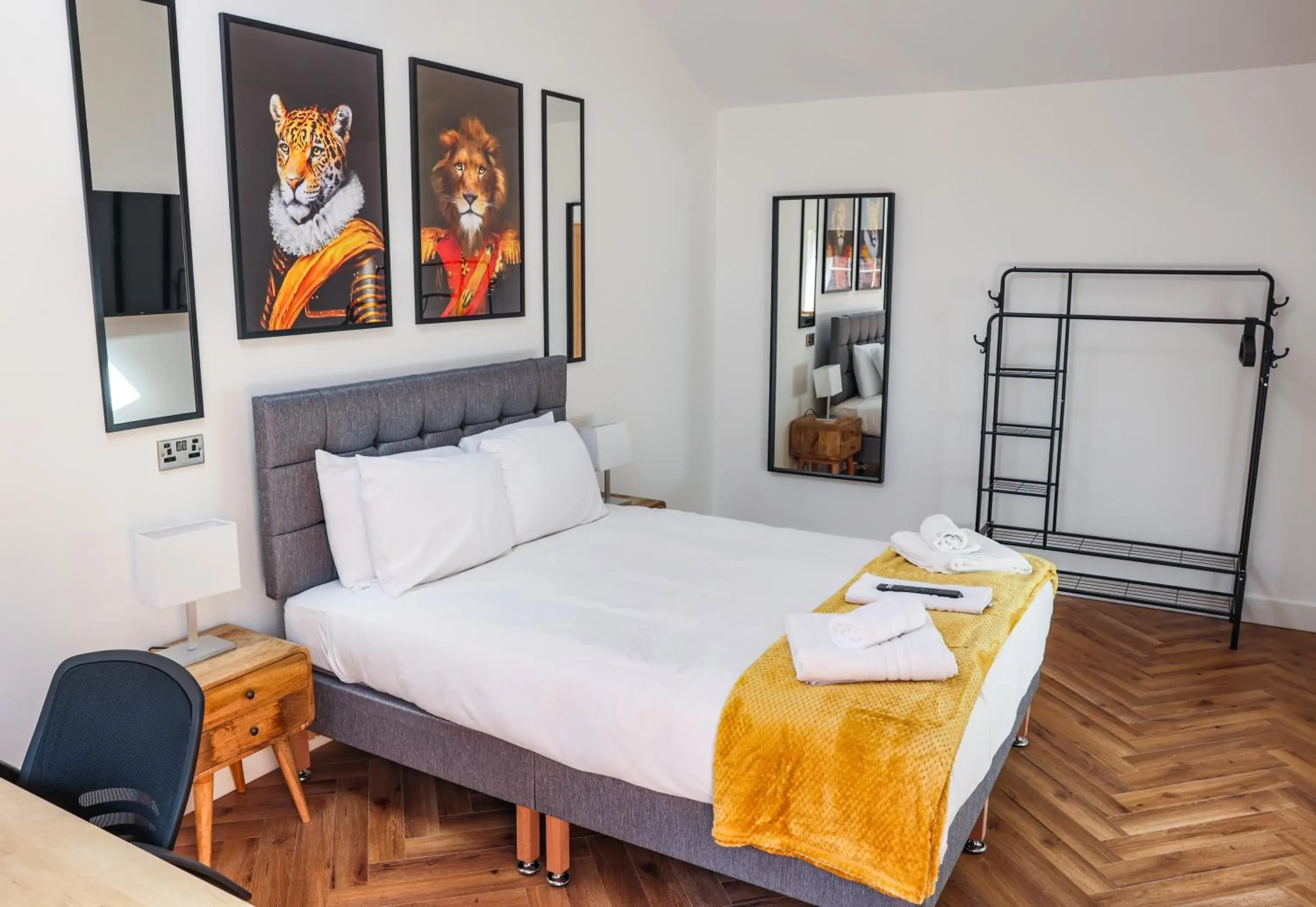 Bed in The Coach Hotel Bed in The Coach Hotel