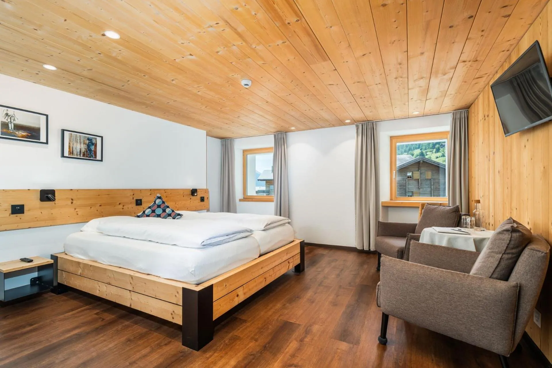 Photo of the whole room, Bed in Hotel Furka