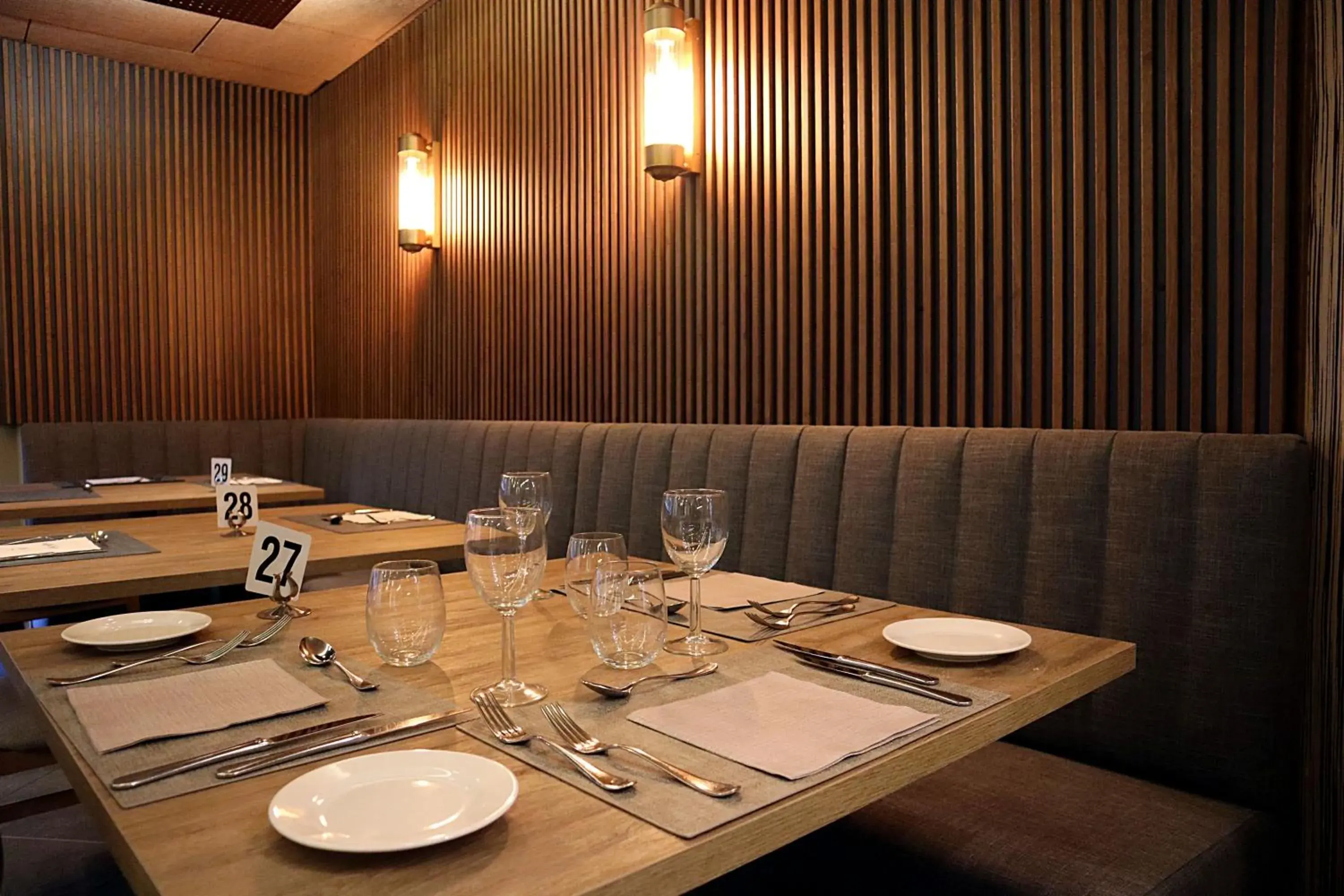 Restaurant/places to eat in Yomo Mola Park Restaurant/places to eat in Yomo Mola Park