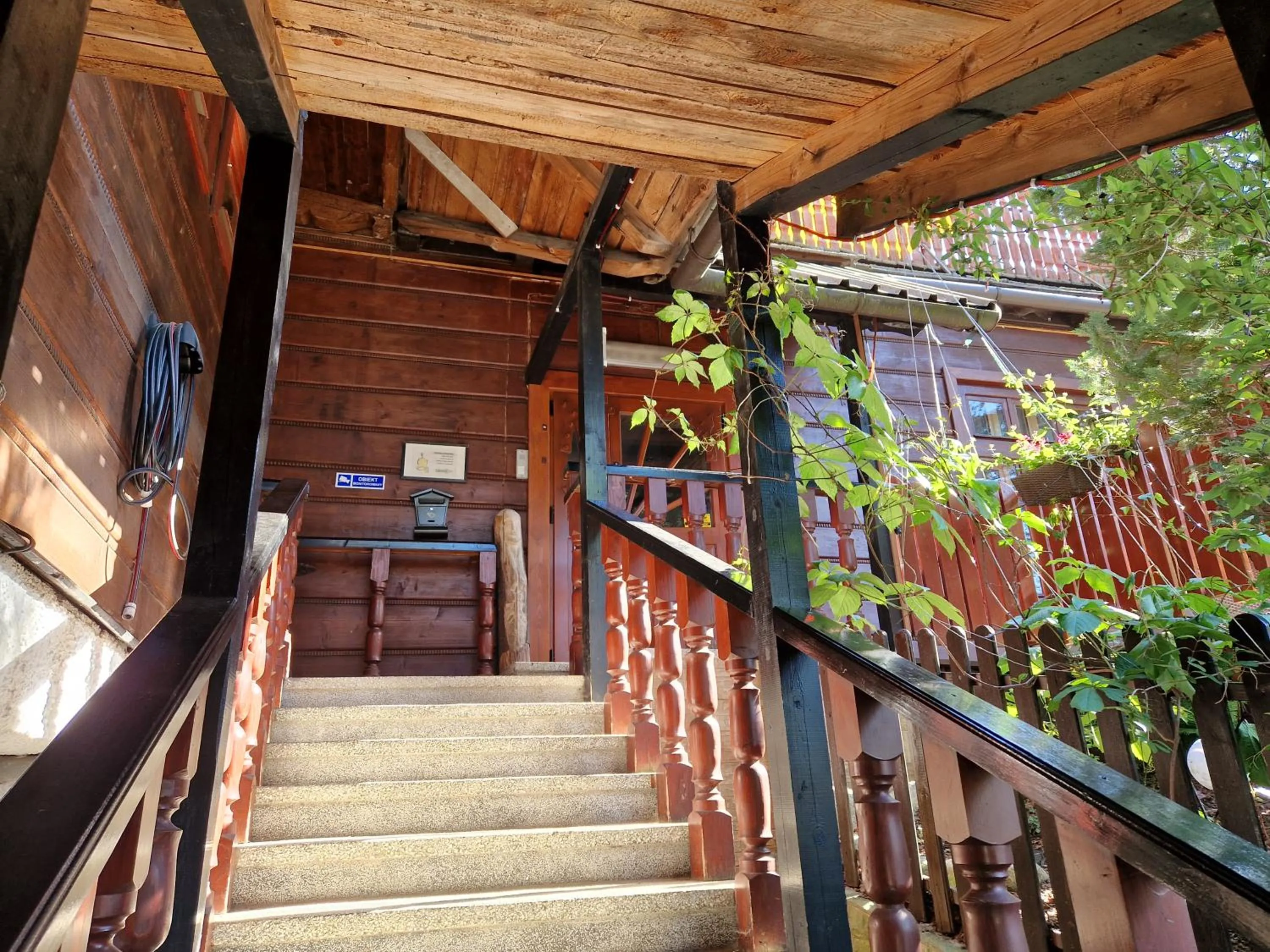 Facade/entrance in Willa Pod Piórem