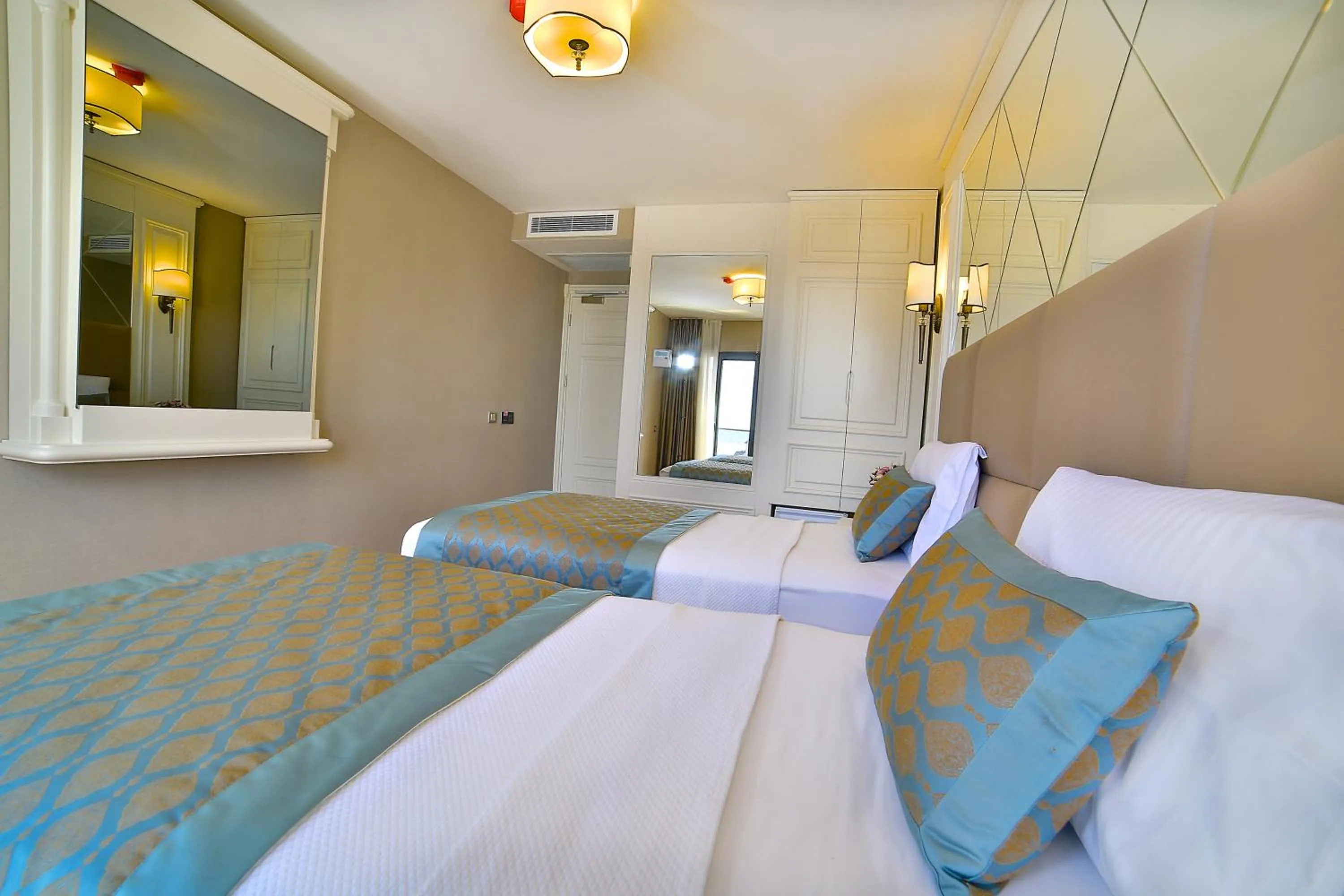 Bed in Beethoven Hotel & Suite