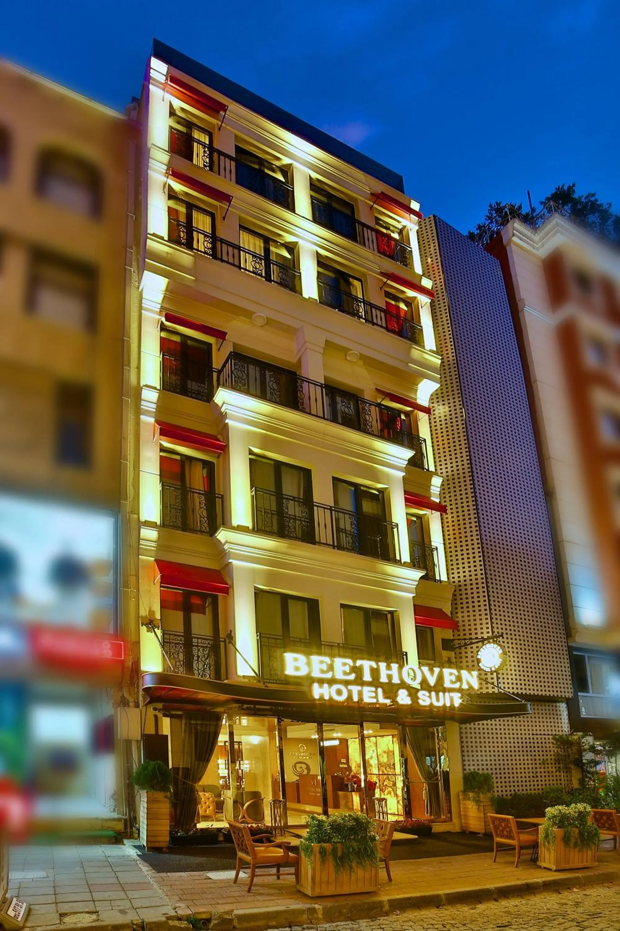 Facade/entrance in Beethoven Hotel & Suite