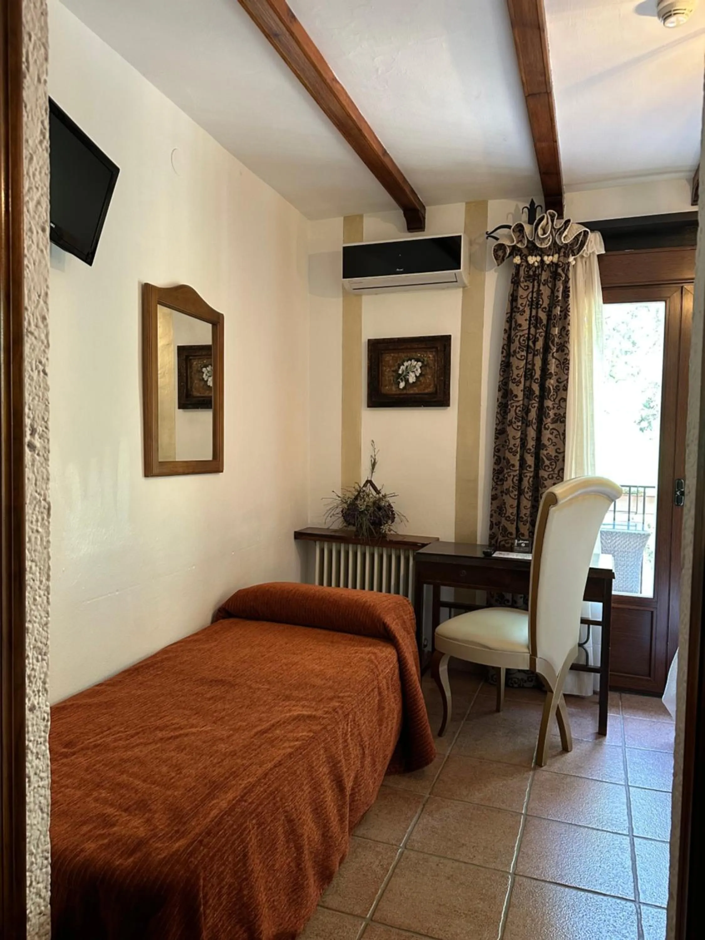 Bedroom, Bed in Hotel Rural Convento Santa Maria de la Sierra