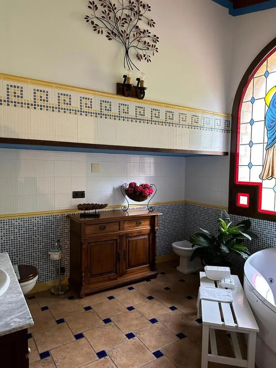 Hot Tub in Hotel Rural Convento Santa Maria de la Sierra