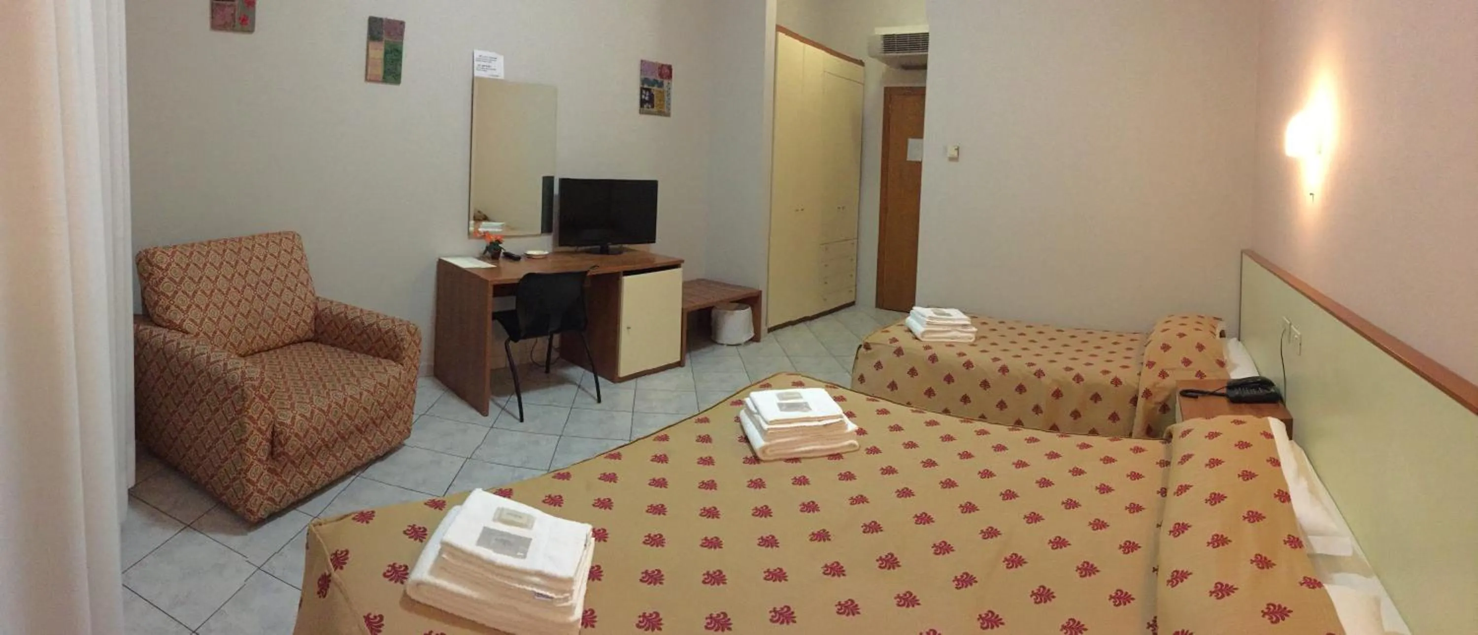 Bedroom, Bed in Albergo La Posta Arezzo