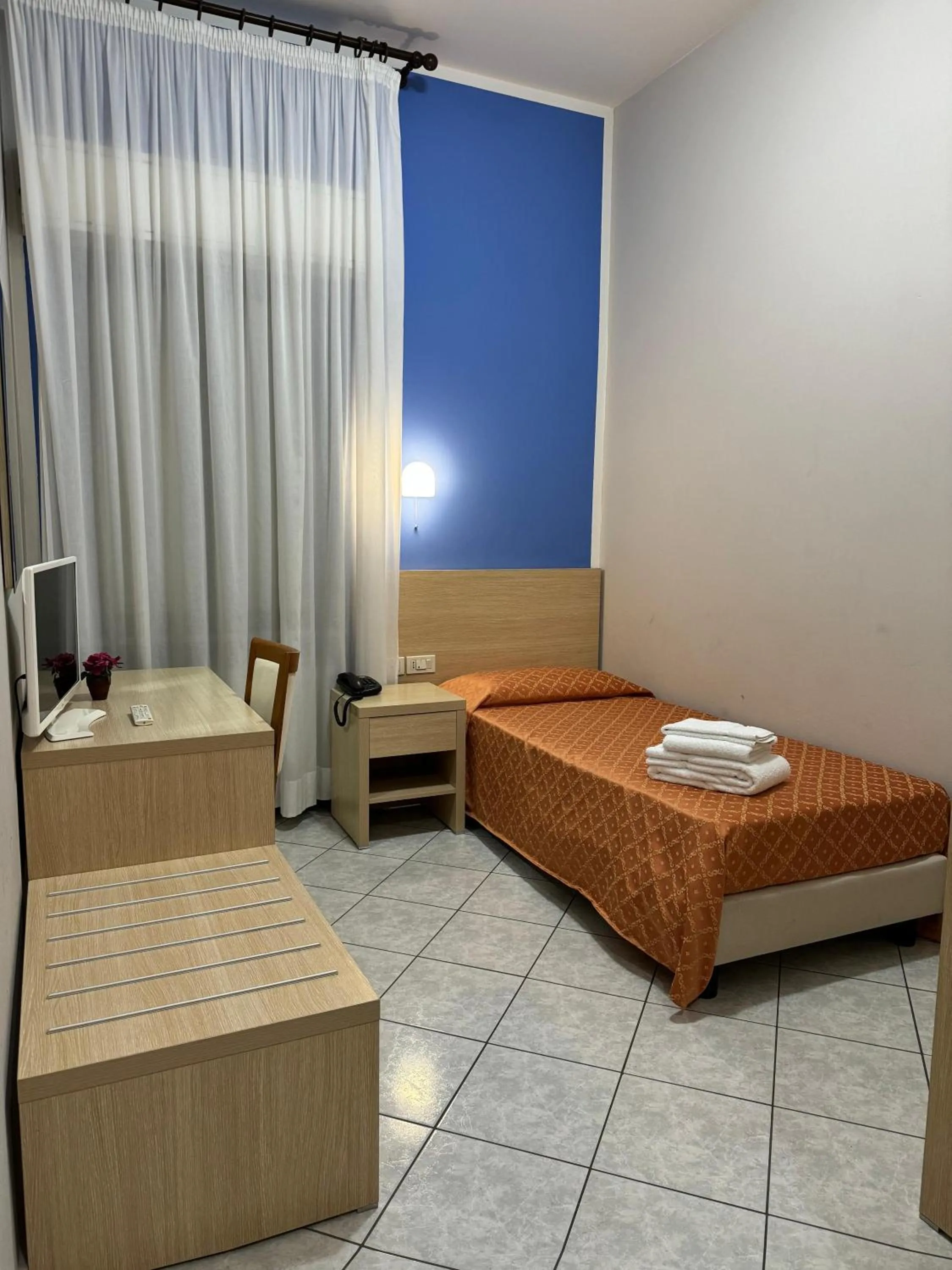 Photo of the whole room, Bed in Albergo La Posta Arezzo