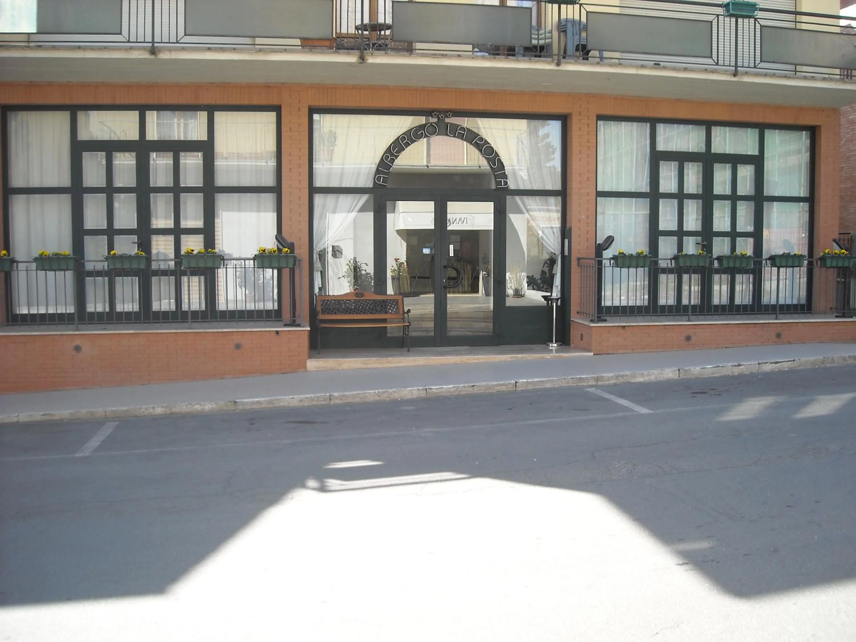 Facade/entrance in Albergo La Posta Arezzo