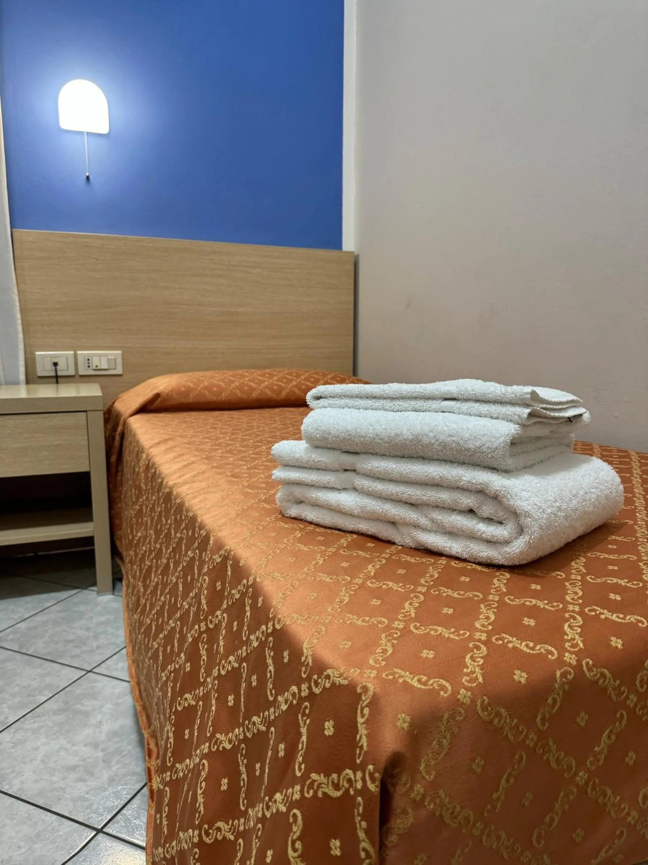 Photo of the whole room, Bed in Albergo La Posta Arezzo