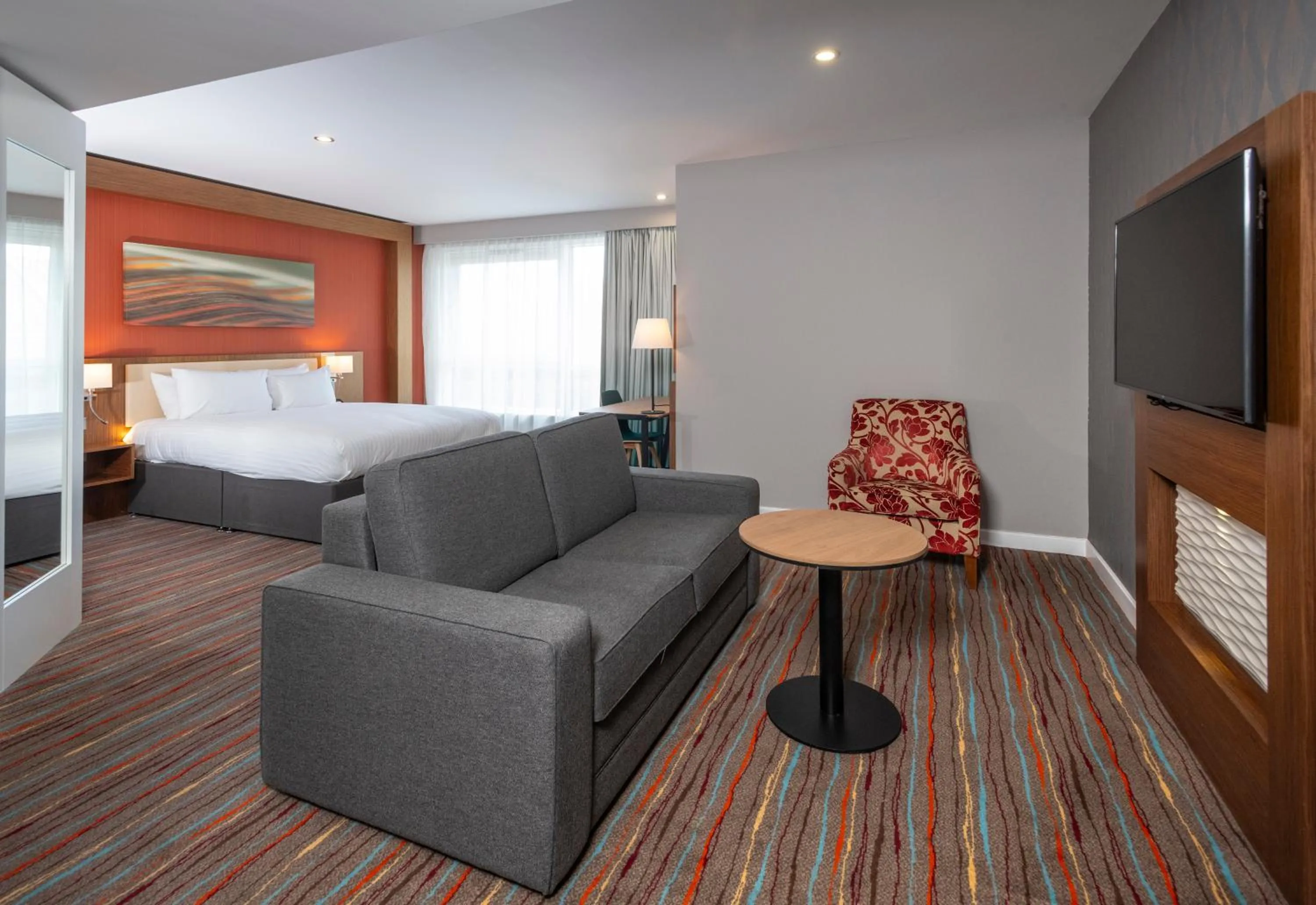 Photo of the whole room, Bed in Holiday Inn Derby Riverlights by IHG